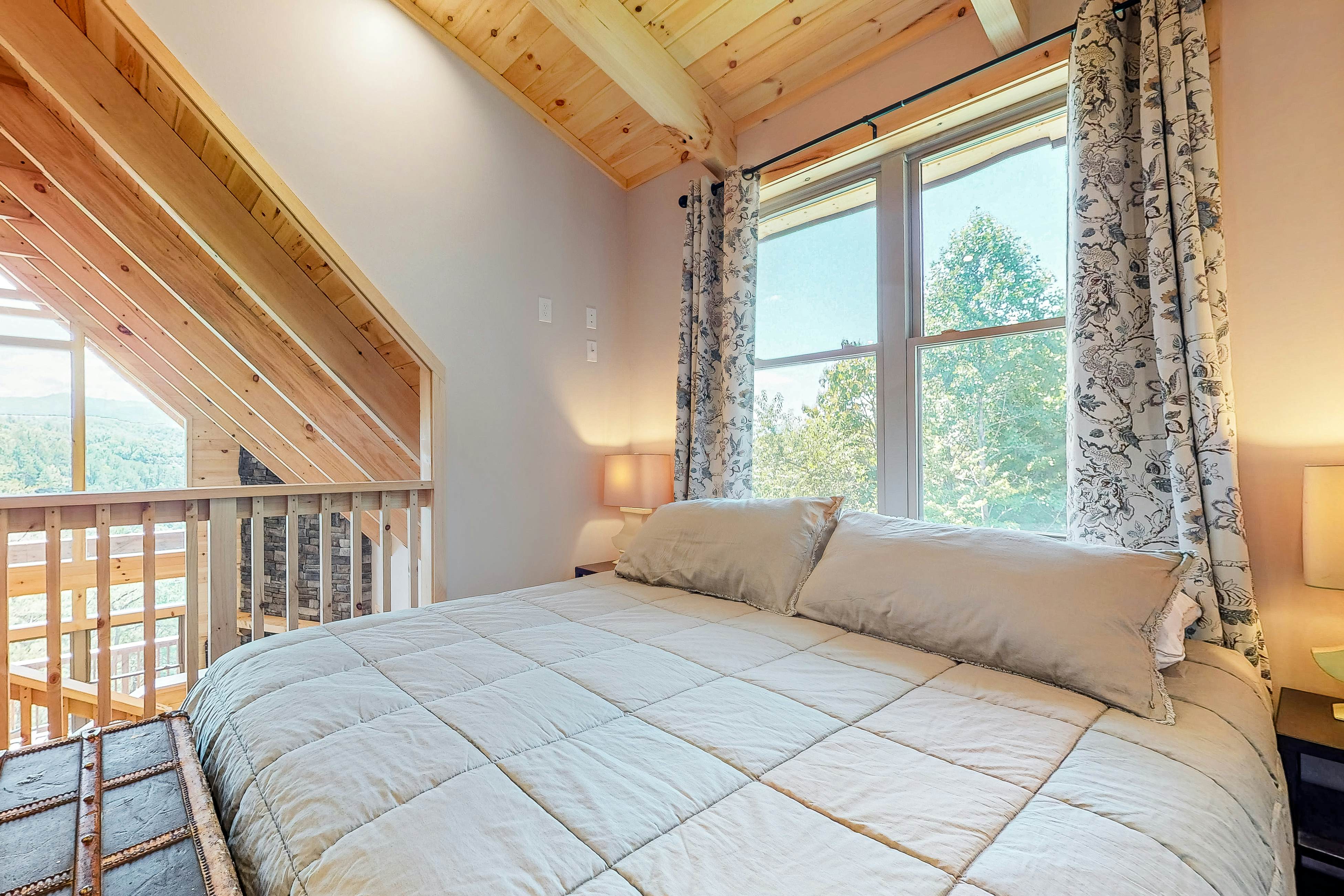 Hillside Cabin w/ Free Attraction TIckets, Private Hot Tub, & Stunning Views