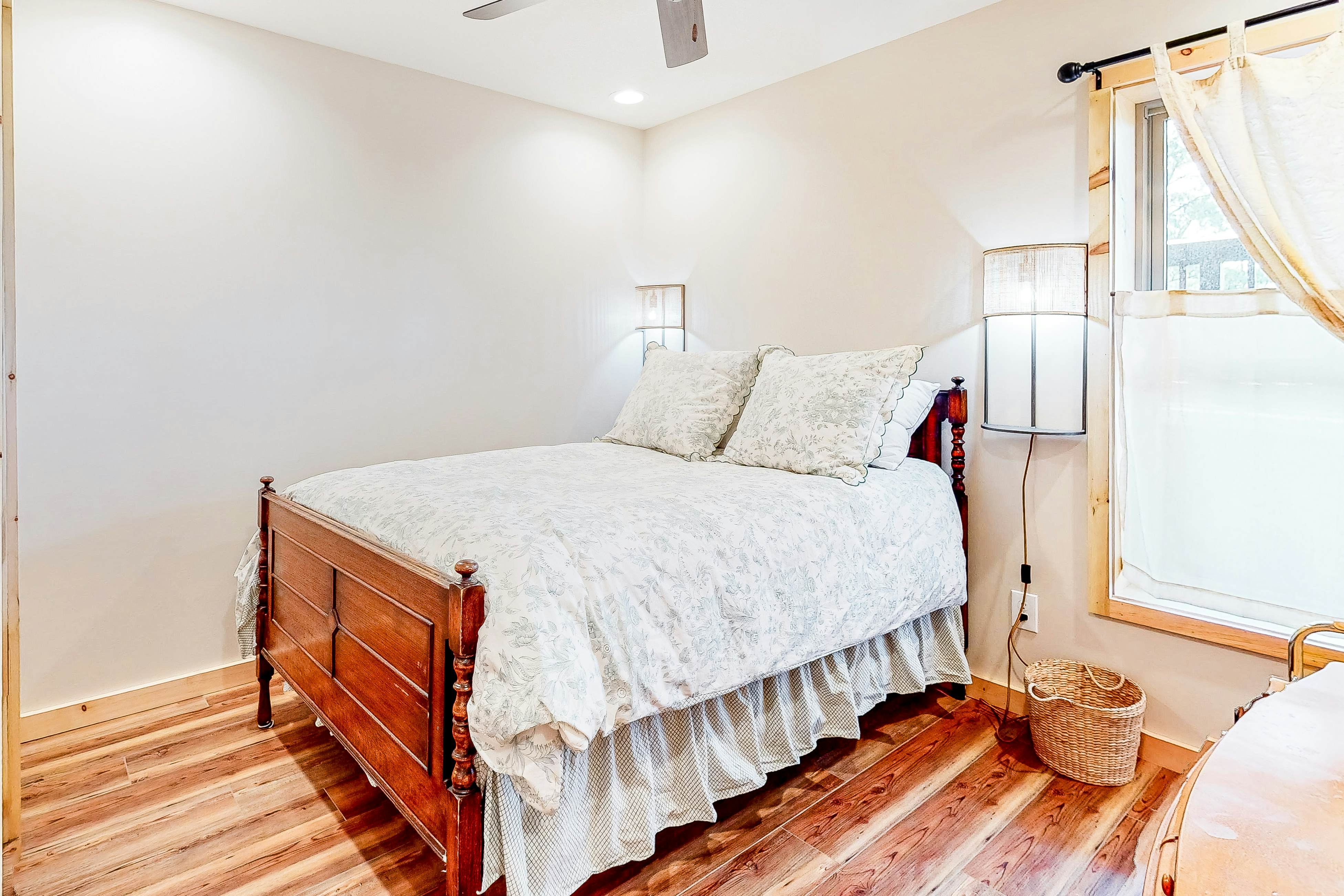 Hillside Cabin w/ Free Attraction TIckets, Private Hot Tub, & Stunning Views