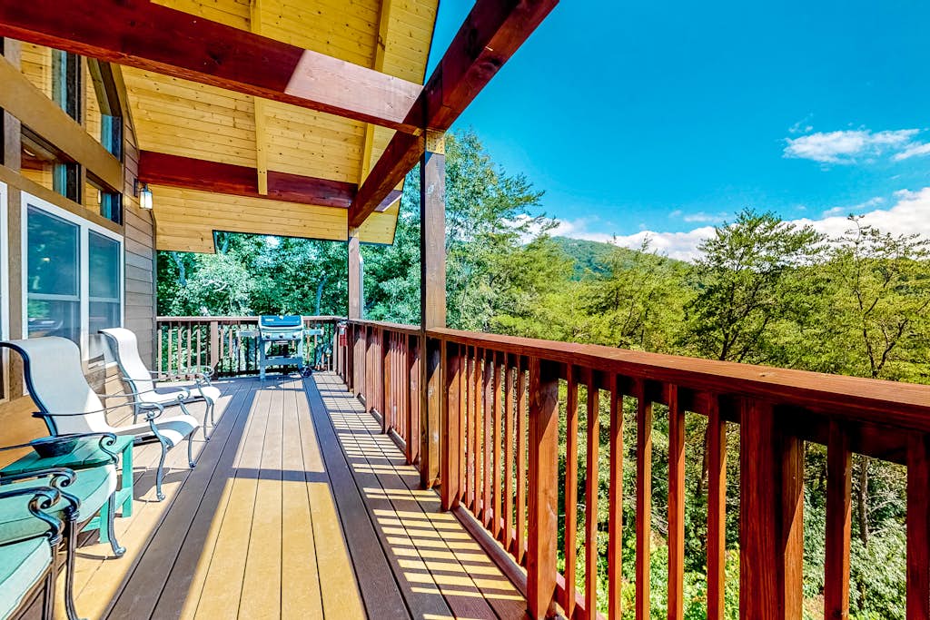 Hillside Cabin, Sleeps 10, Hot Tub, Stunning Views