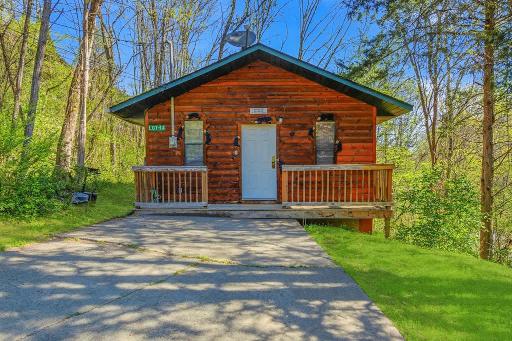 Charming Rustic Cabin, Sleeps 2・ Hot tub・Fireplace