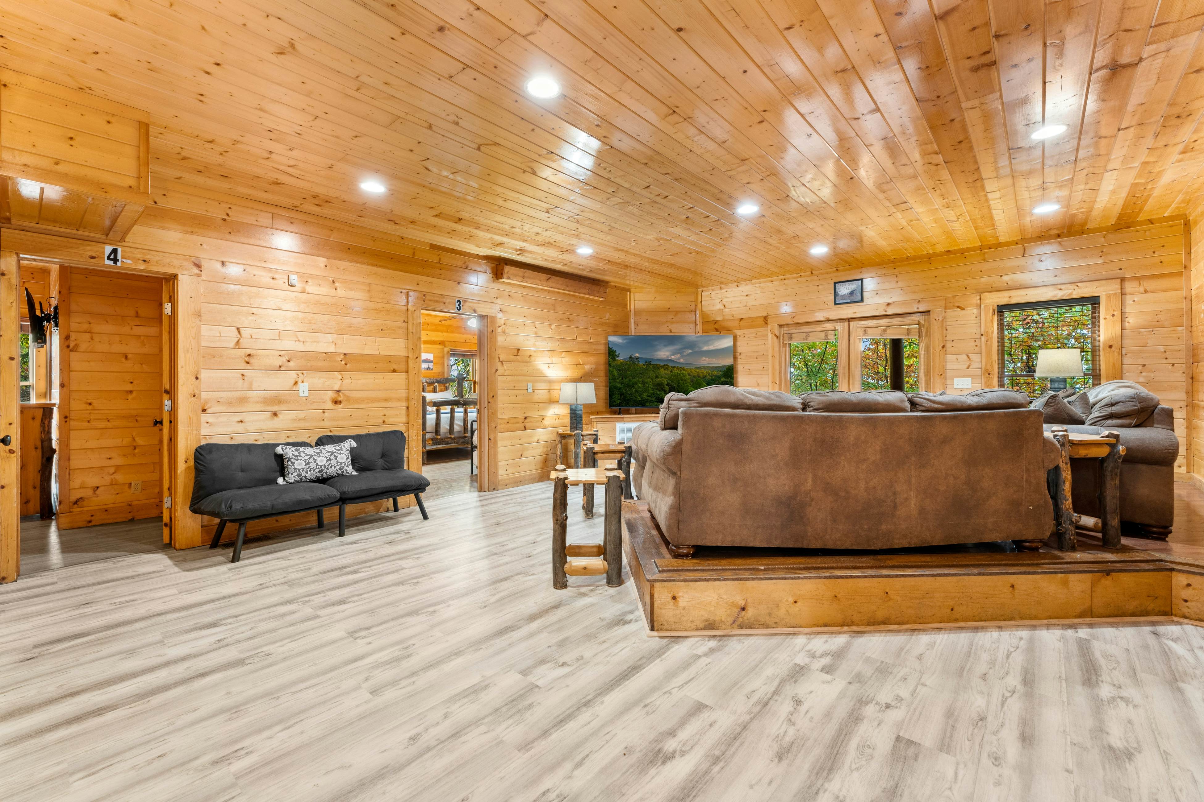 Amazing Cabin, Sleeps 58・Hot Tub・Billiards・Theater