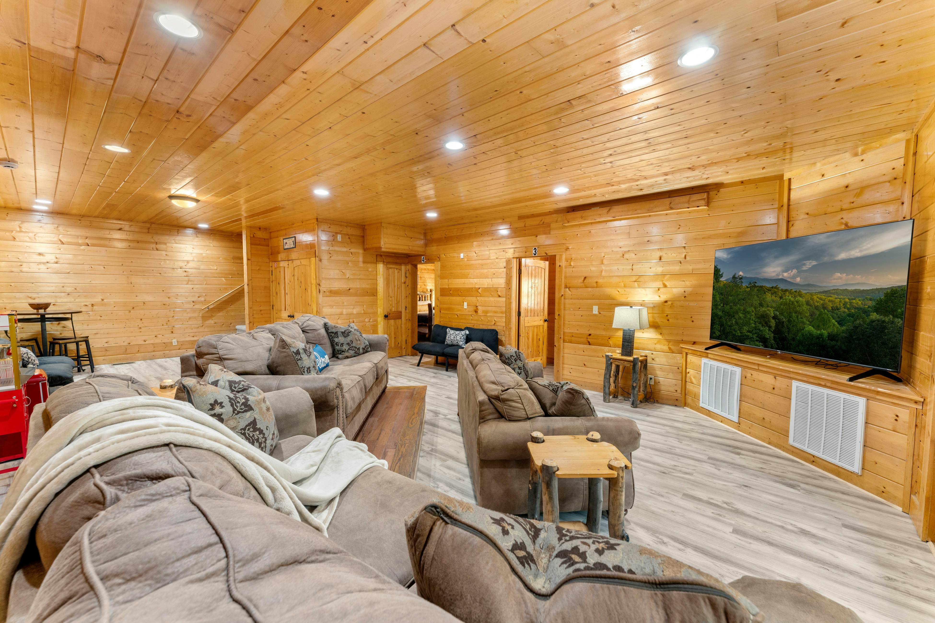 Amazing Cabin, Sleeps 58・Hot Tub・Billiards・Theater