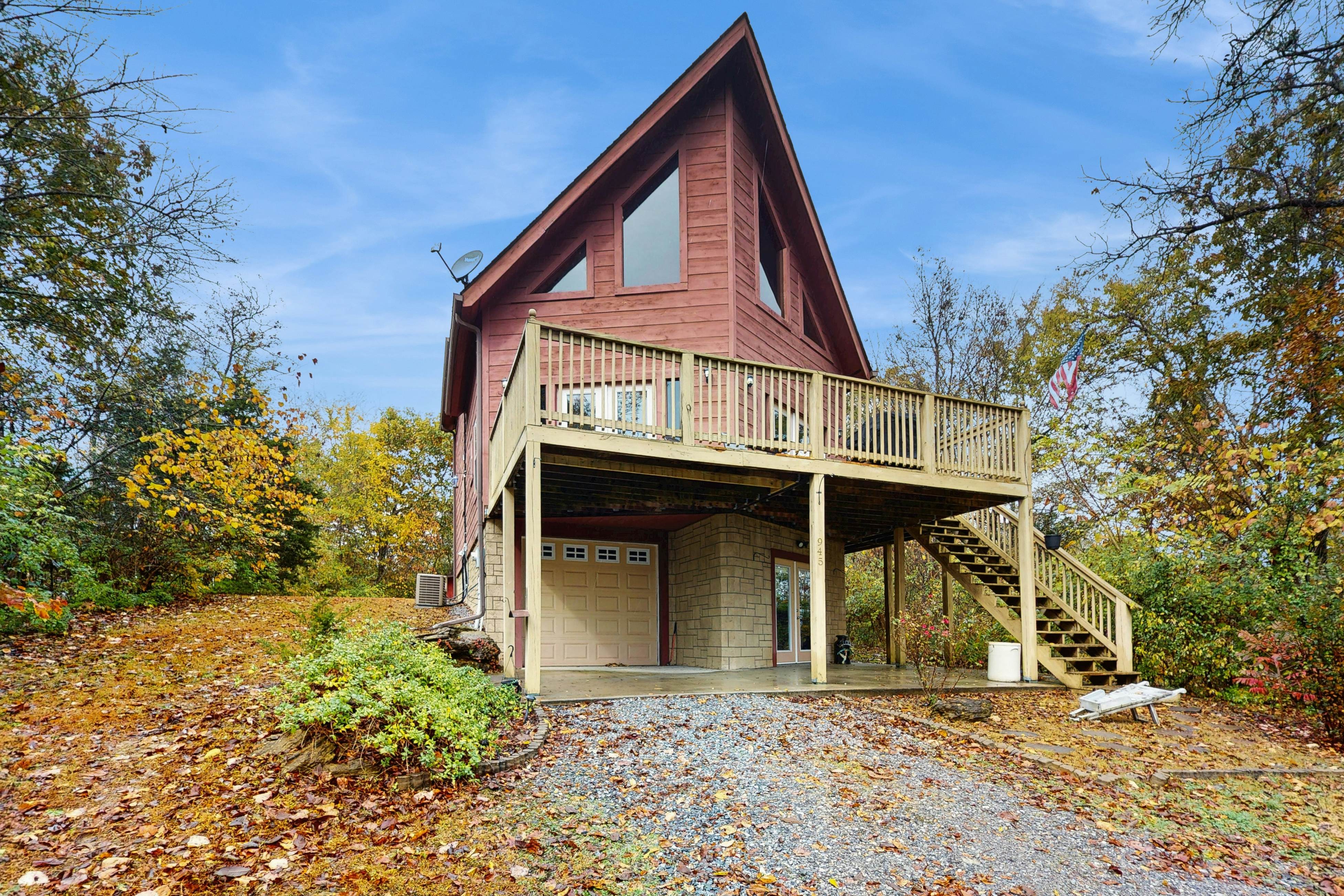 Unique cabin with amazing mountain views, pond access, wifi, & close to shopping
