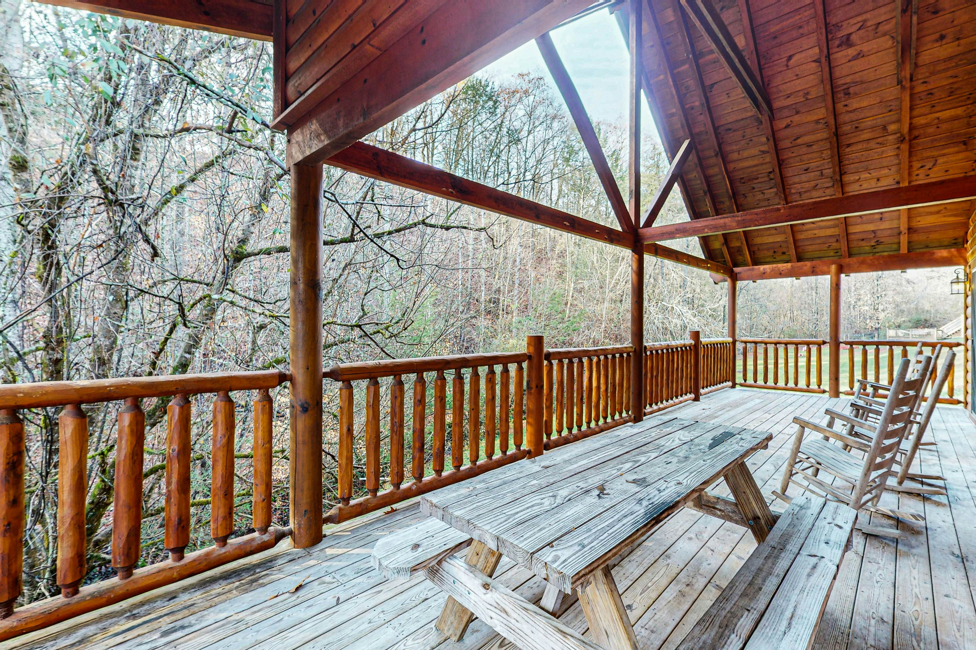 Charming Cabin wi/ Hot Tub, Pool Table, and Theater + Free Attraction Tickets