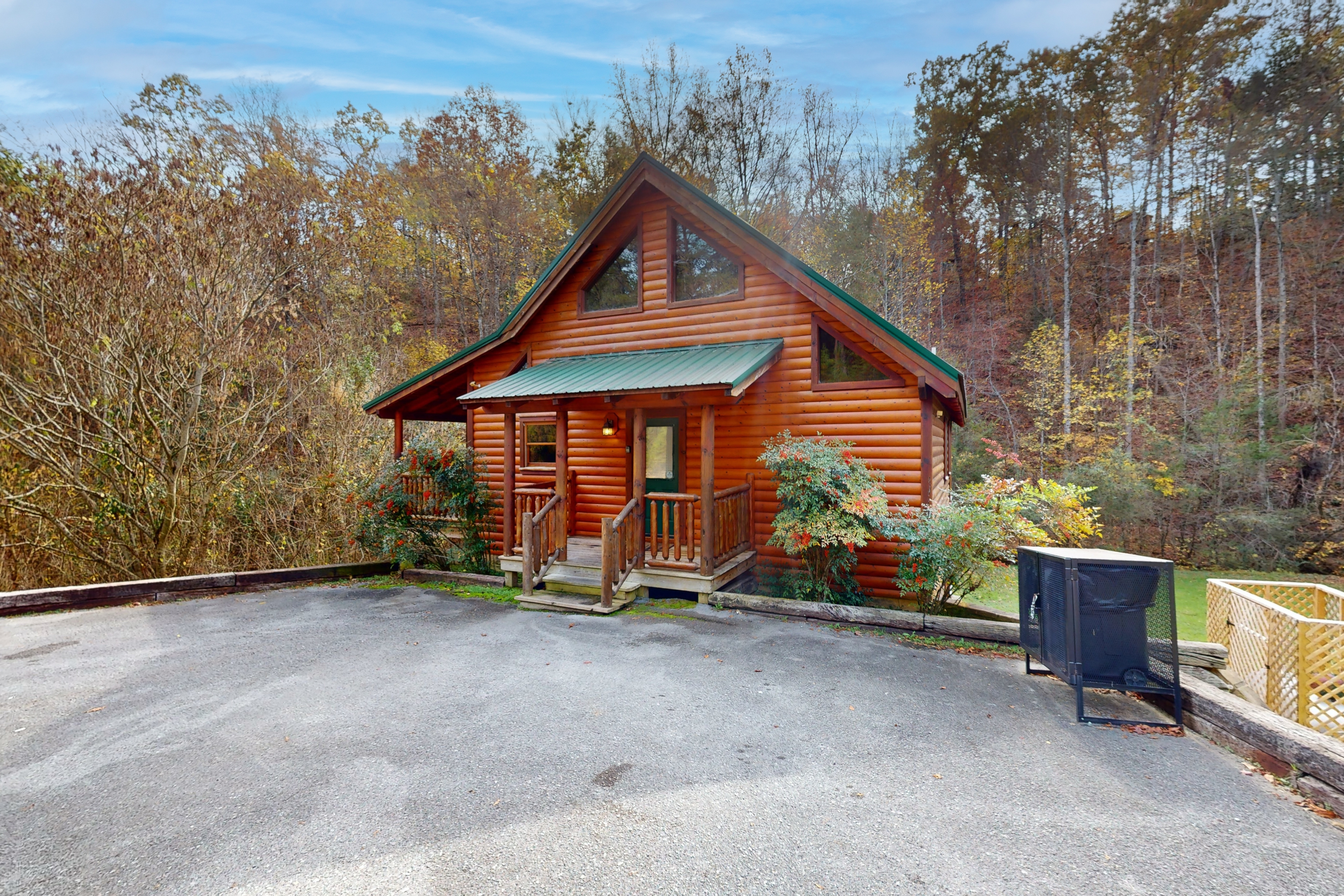 Charming Cabin, Sleep 6・Hot Tub・Pool Table・Theater