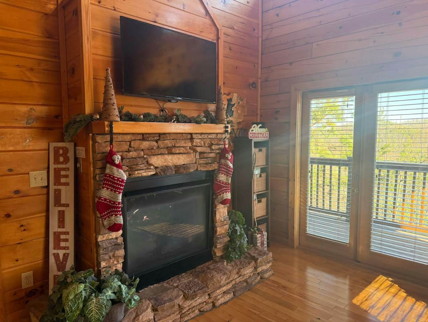 Cozy Log Cabin, Sleeps 4・Amazing Mtn Vista・Hot Tub