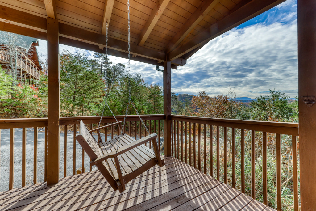 Spacious, Dog Welcome Cabin, Sleeps 8, Mtn Views
