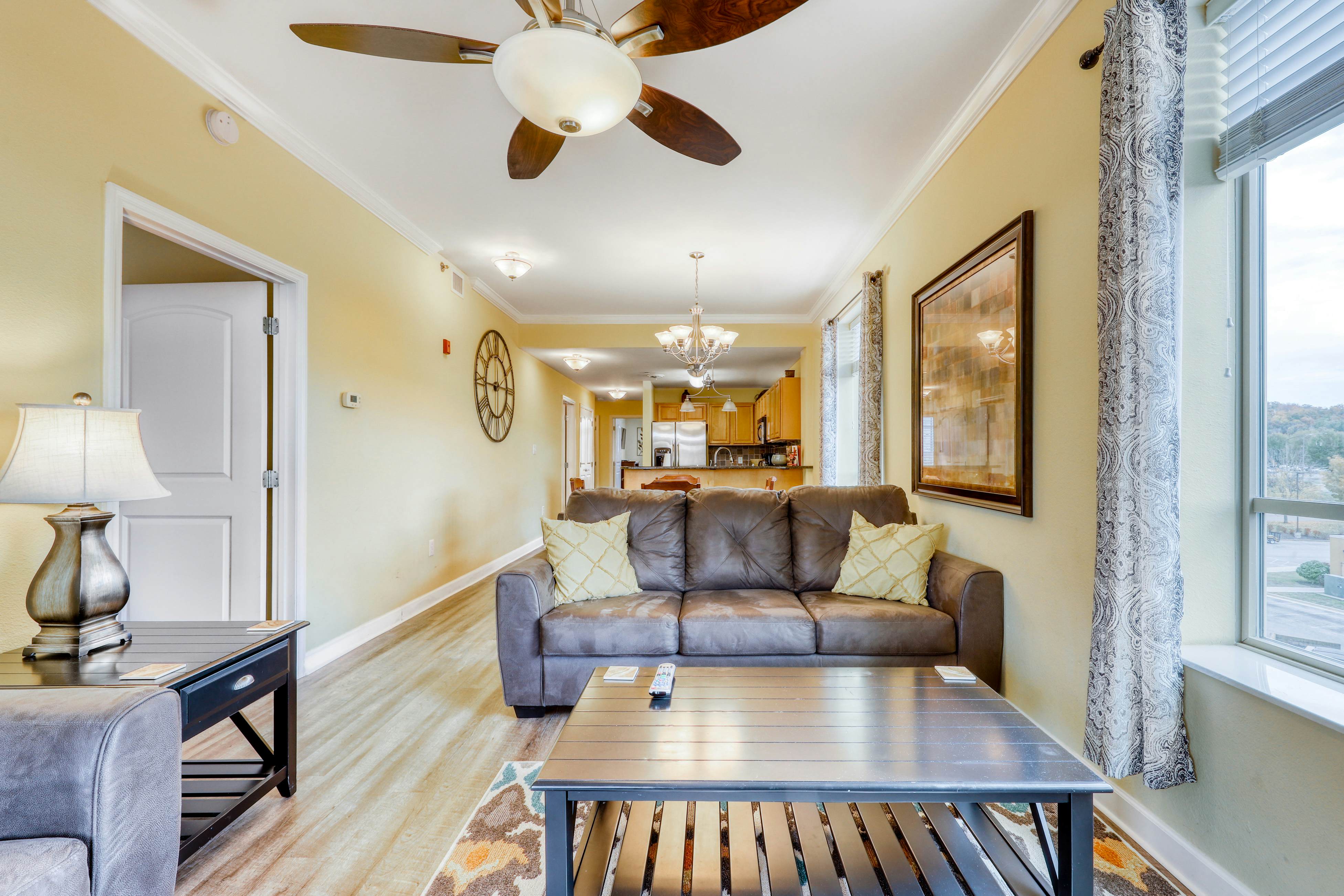 River-view condo w/ community hot tub and outdoor pool + free attraction tickets