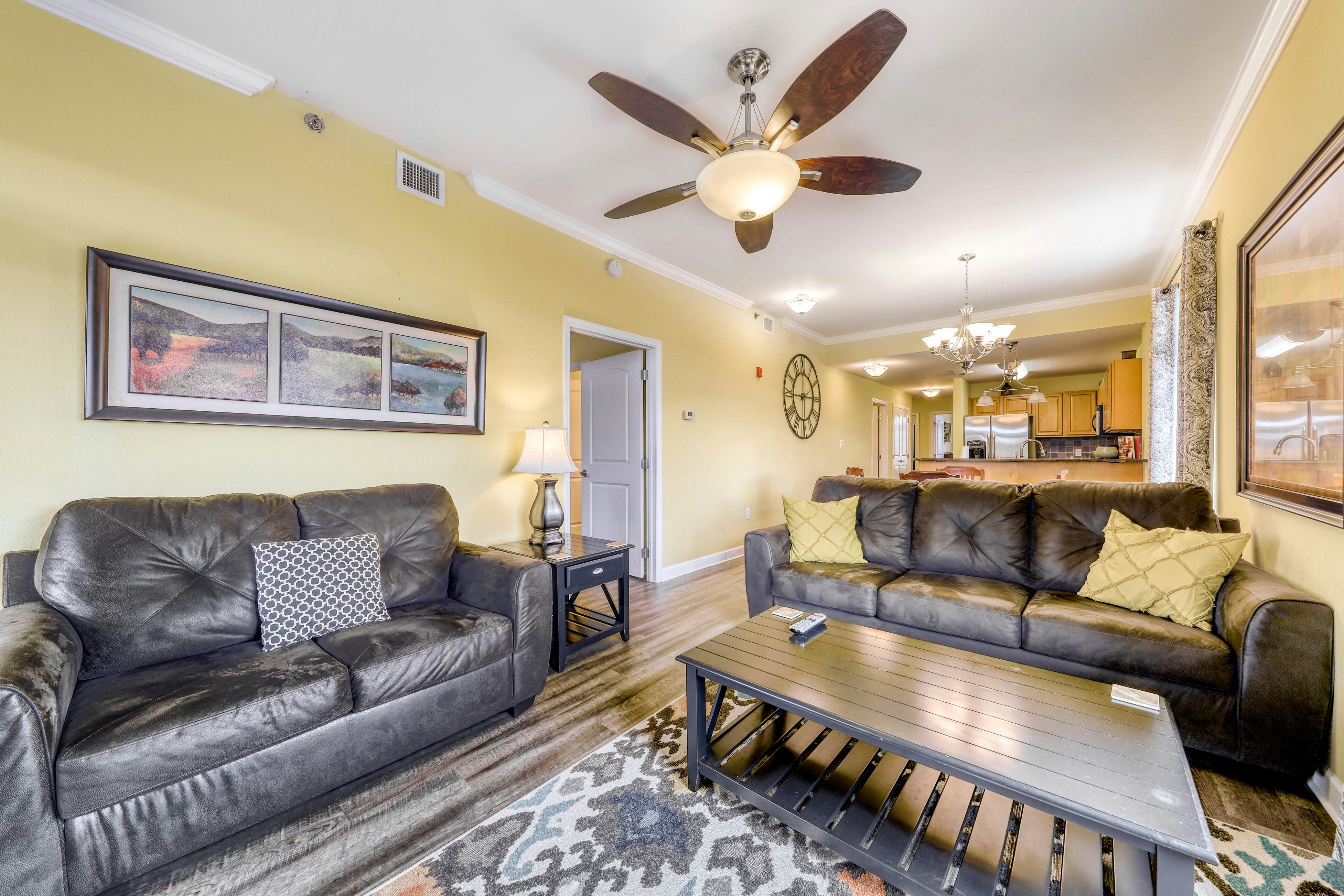 River-view condo w/ community hot tub and outdoor pool + free attraction tickets