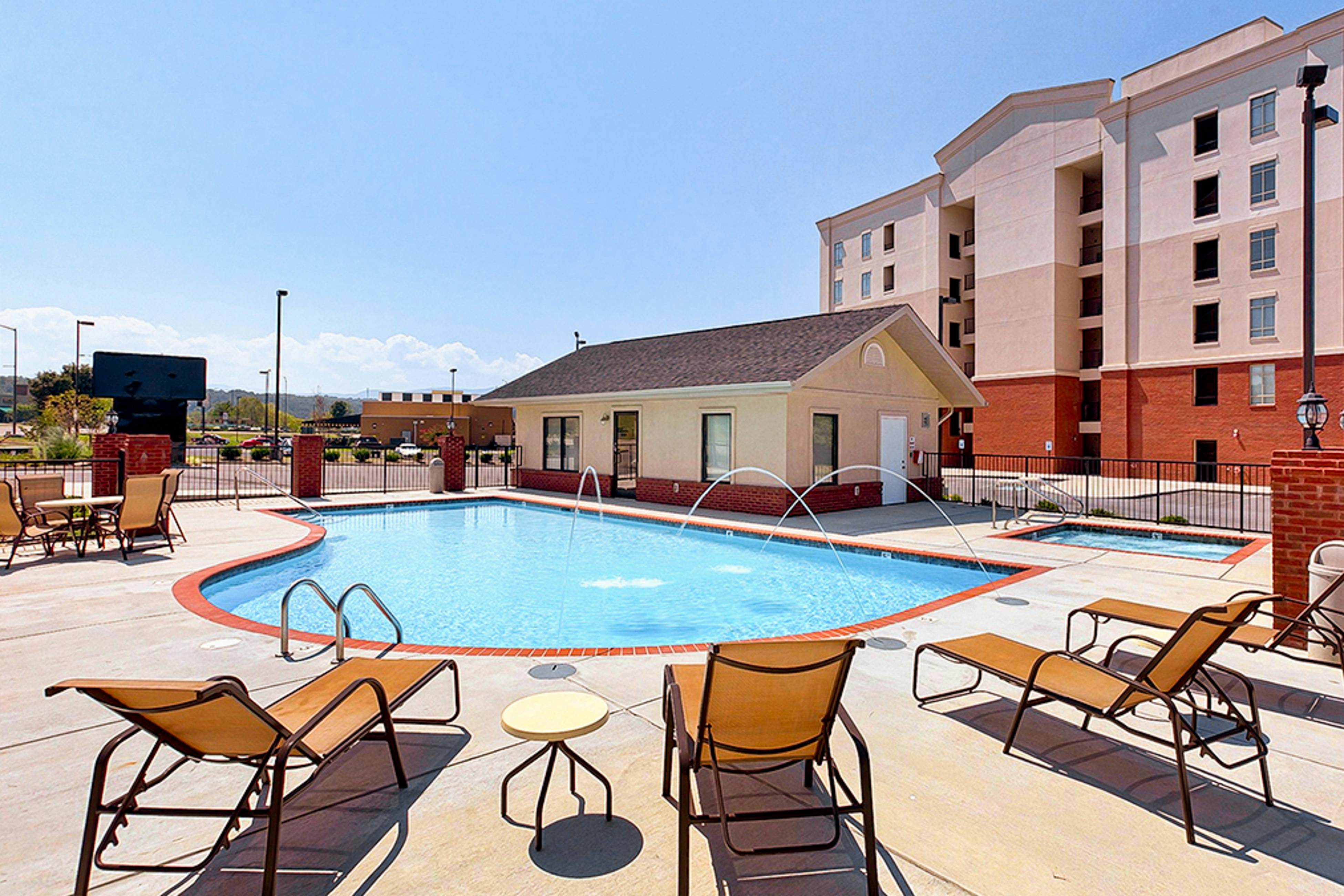 River-view condo w/ community hot tub and outdoor pool + free attraction tickets