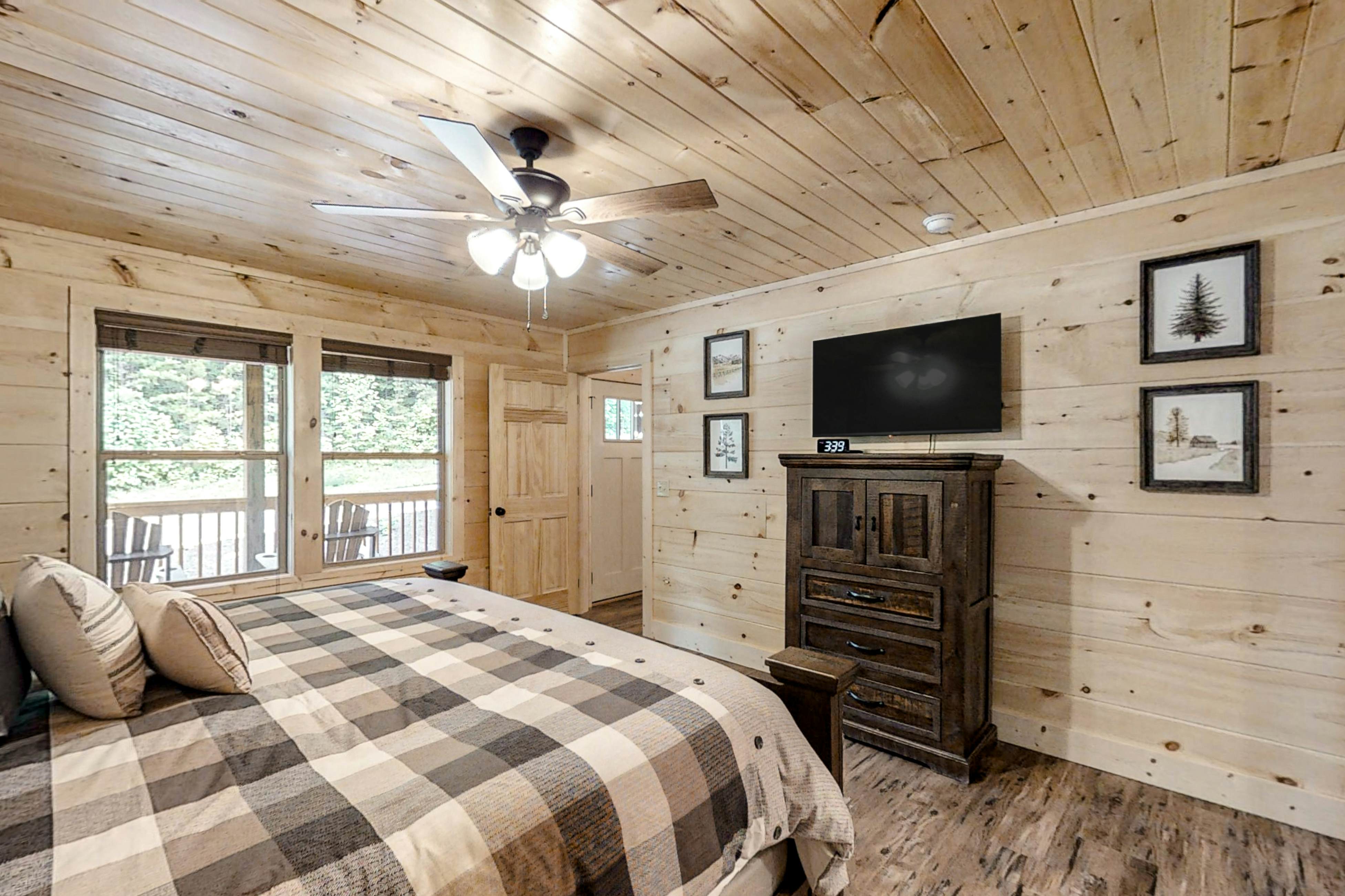 Dog-Friendly Cabin w/Hot Tub, Deck, & Shared Pool + Free Attraction Tickets