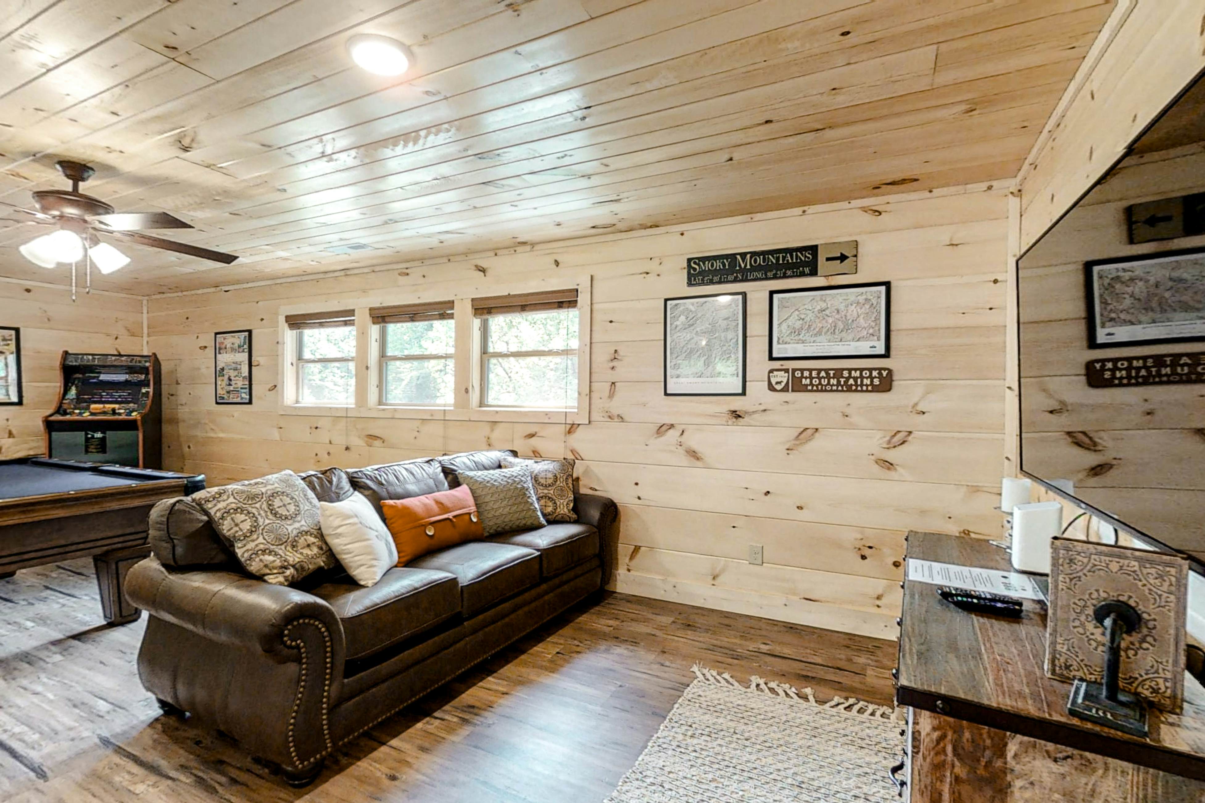 Dog-Friendly Cabin w/Hot Tub, Deck, & Shared Pool + Free Attraction Tickets