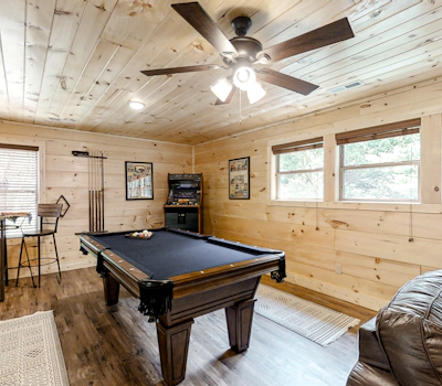 Dog Welcome, Sleeps 10, Hot Tub, Deck, Shared Pool