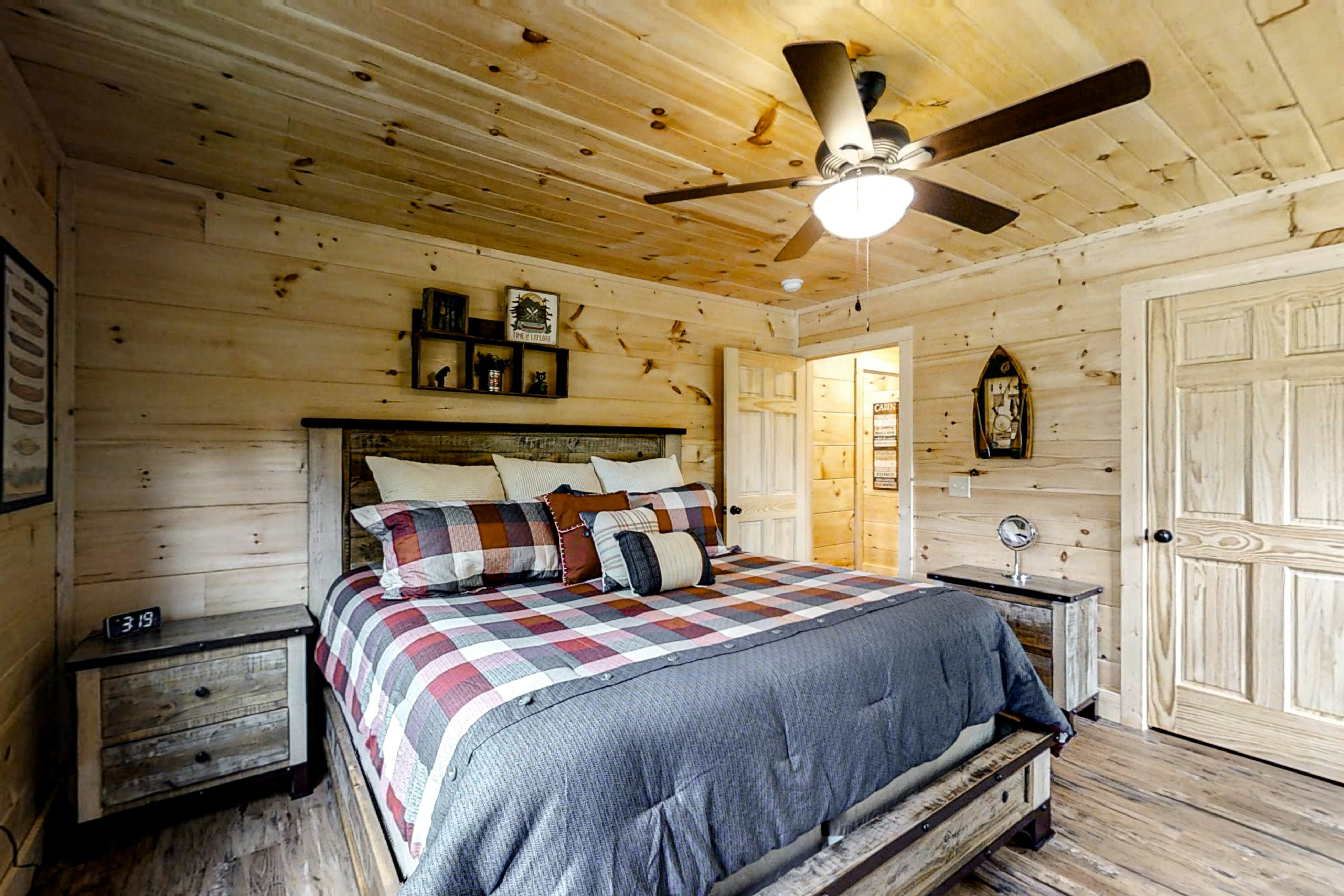 Dog-Friendly Cabin w/Hot Tub, Deck, & Shared Pool + Free Attraction Tickets
