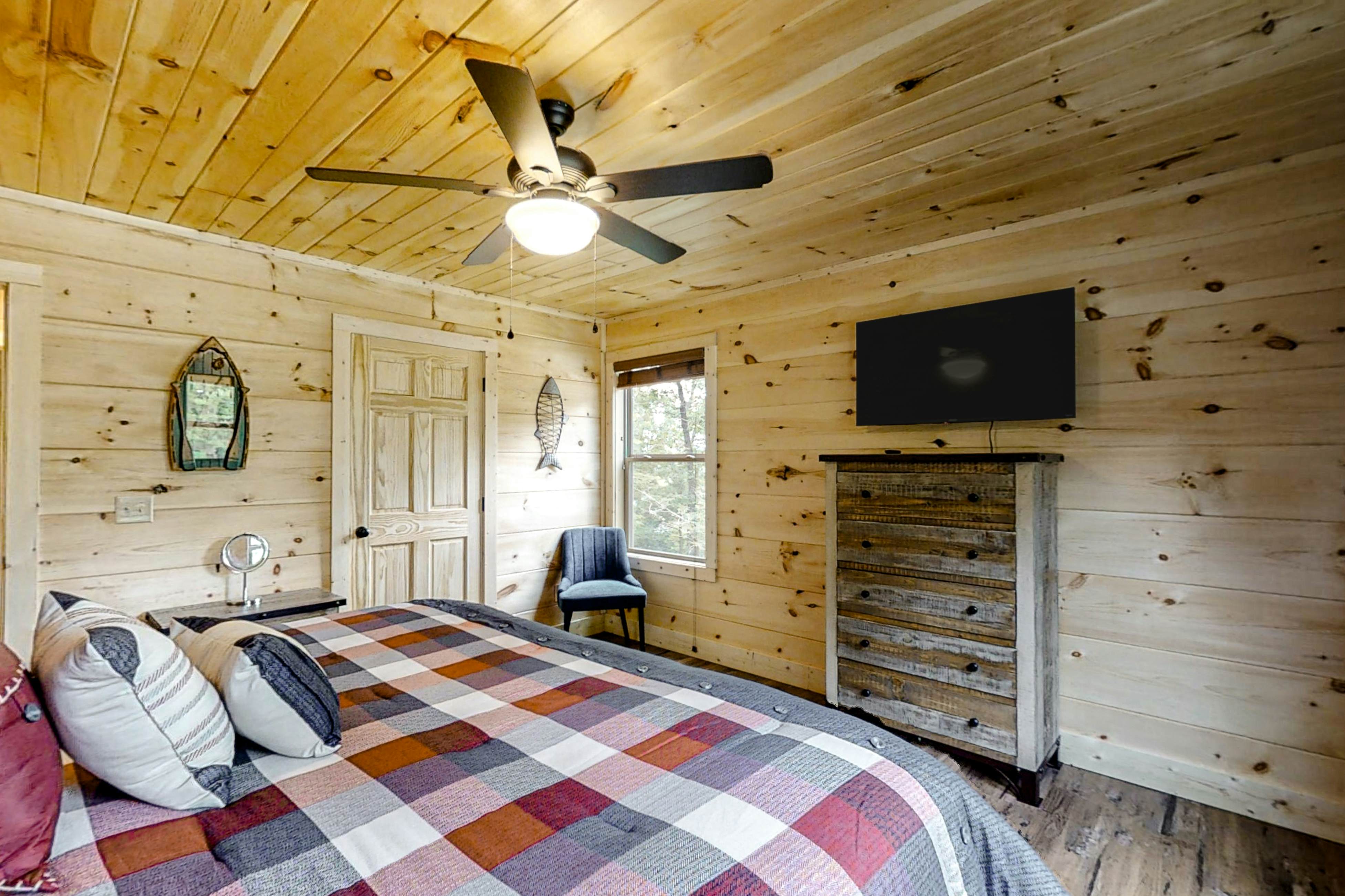 Dog-Friendly Cabin w/Hot Tub, Deck, & Shared Pool + Free Attraction Tickets
