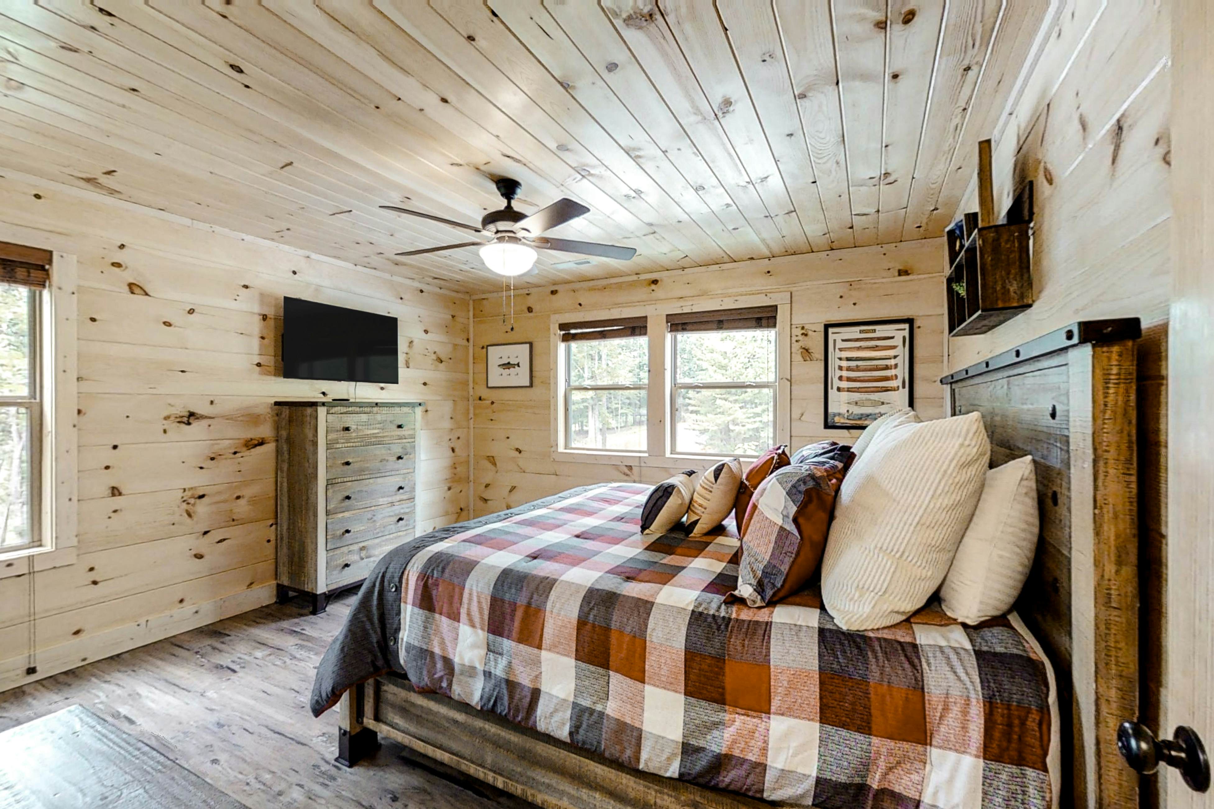 Dog-Friendly Cabin w/Hot Tub, Deck, & Shared Pool + Free Attraction Tickets