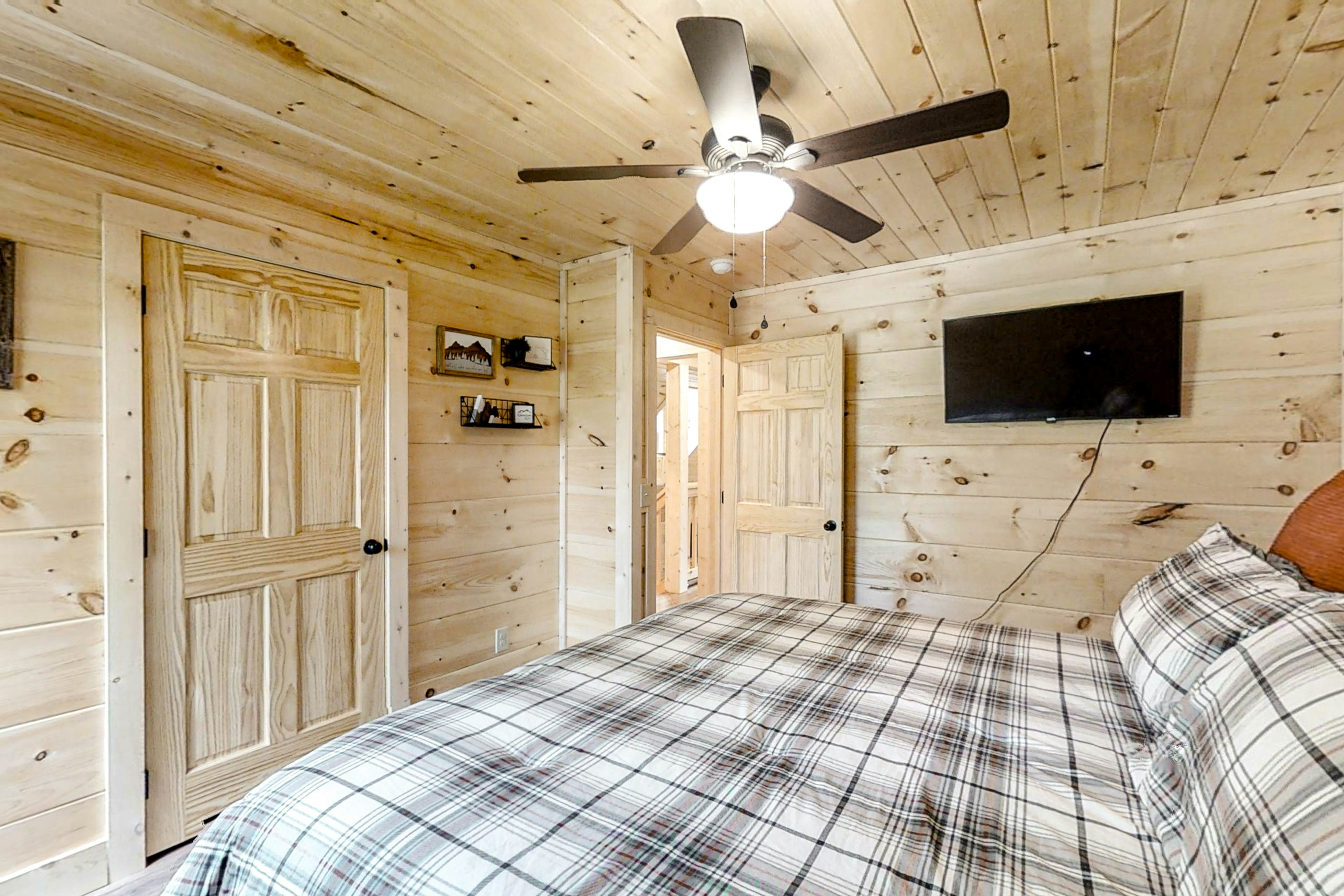 Dog-Friendly Cabin w/Hot Tub, Deck, & Shared Pool + Free Attraction Tickets