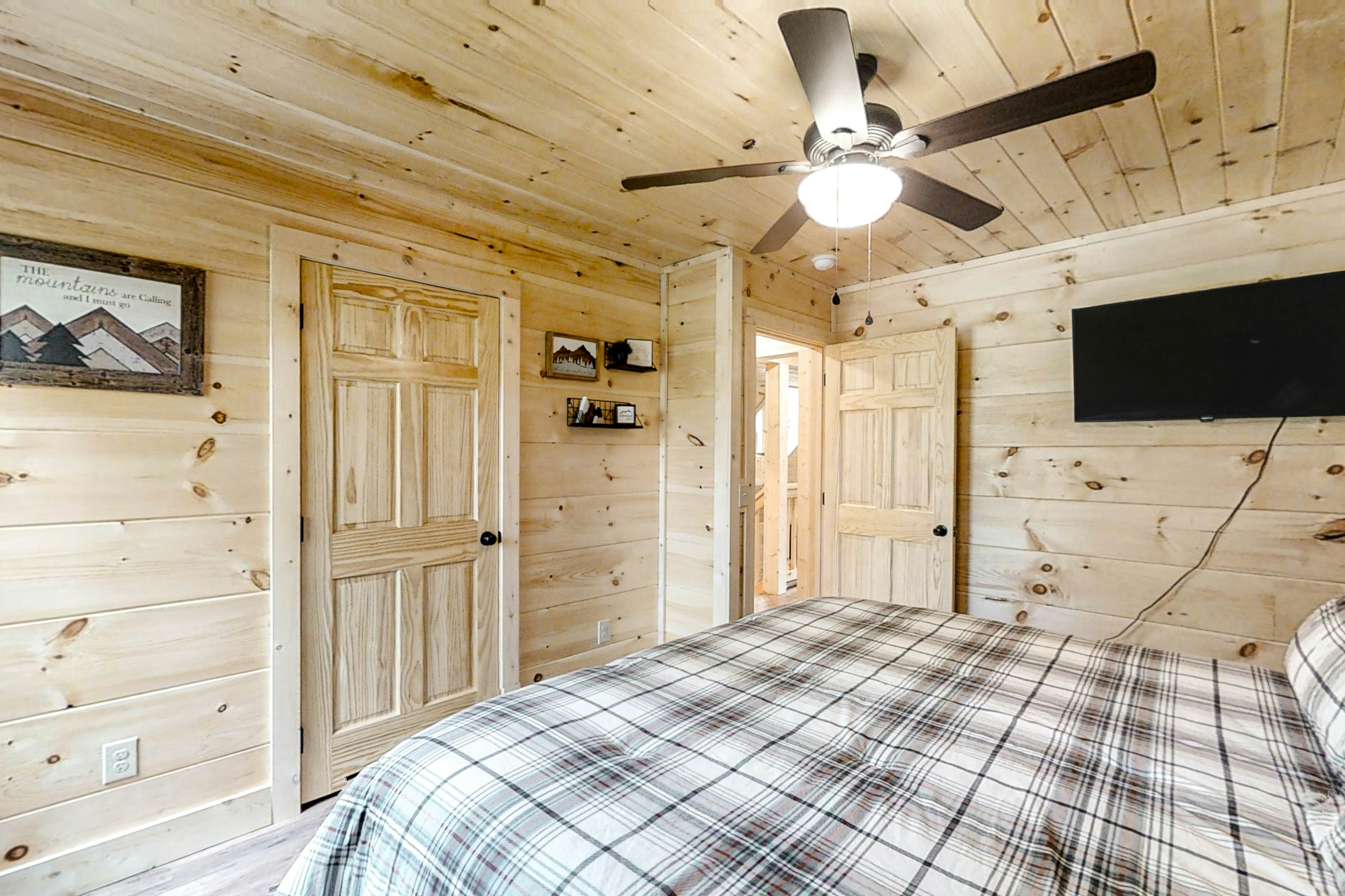Dog-Friendly Cabin w/Hot Tub, Deck, & Shared Pool + Free Attraction Tickets