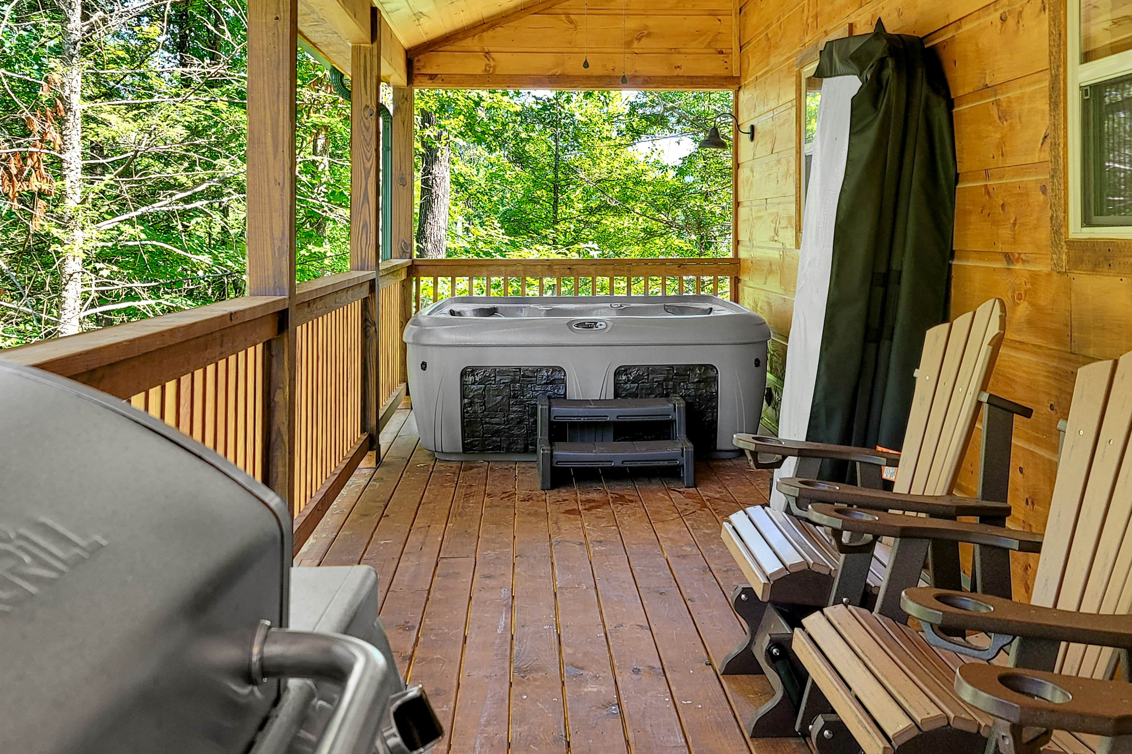 Dog-Friendly Cabin w/Hot Tub, Deck, & Shared Pool + Free Attraction Tickets