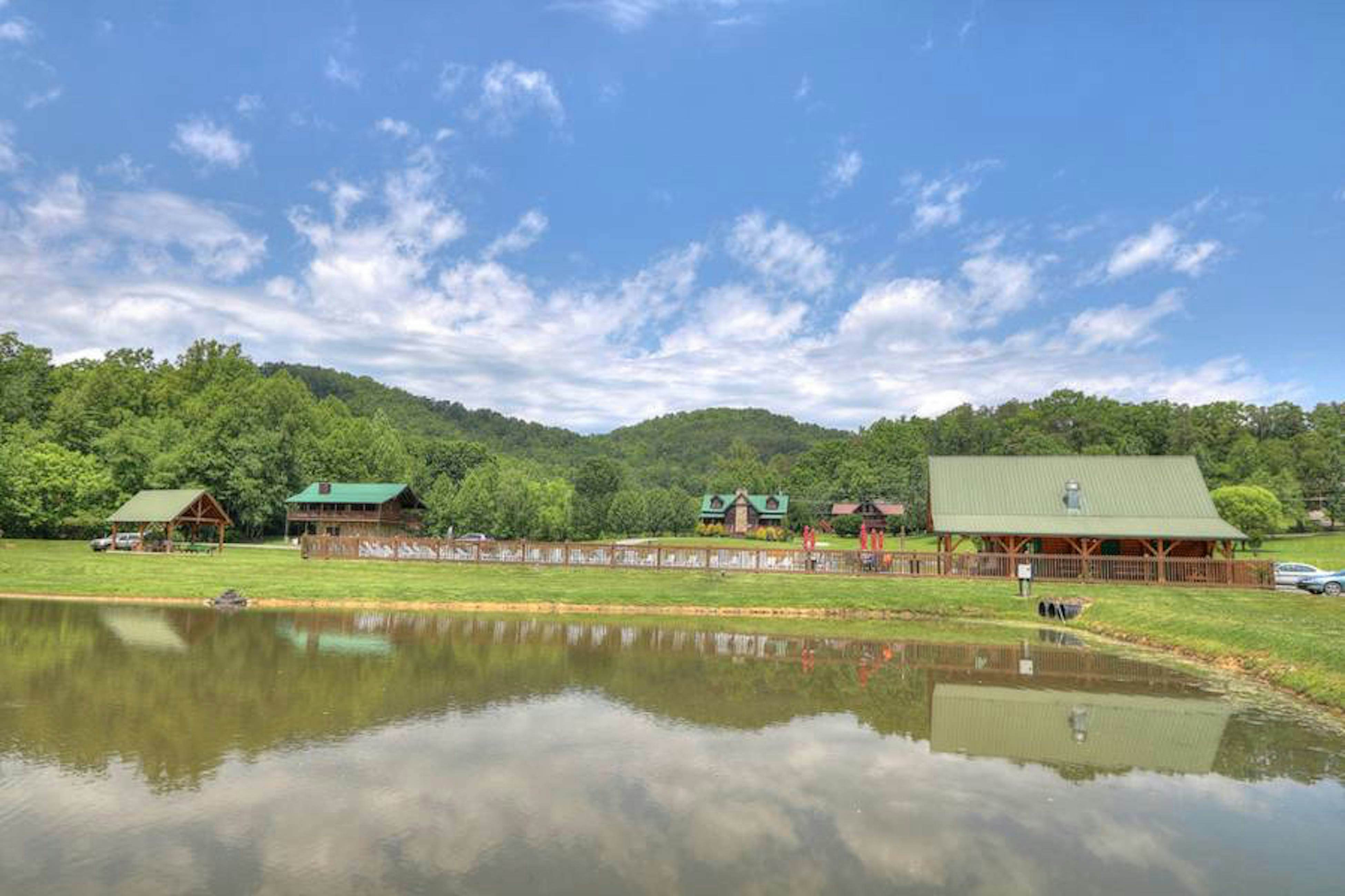 Dog-Friendly Cabin w/Hot Tub, Deck, & Shared Pool + Free Attraction Tickets