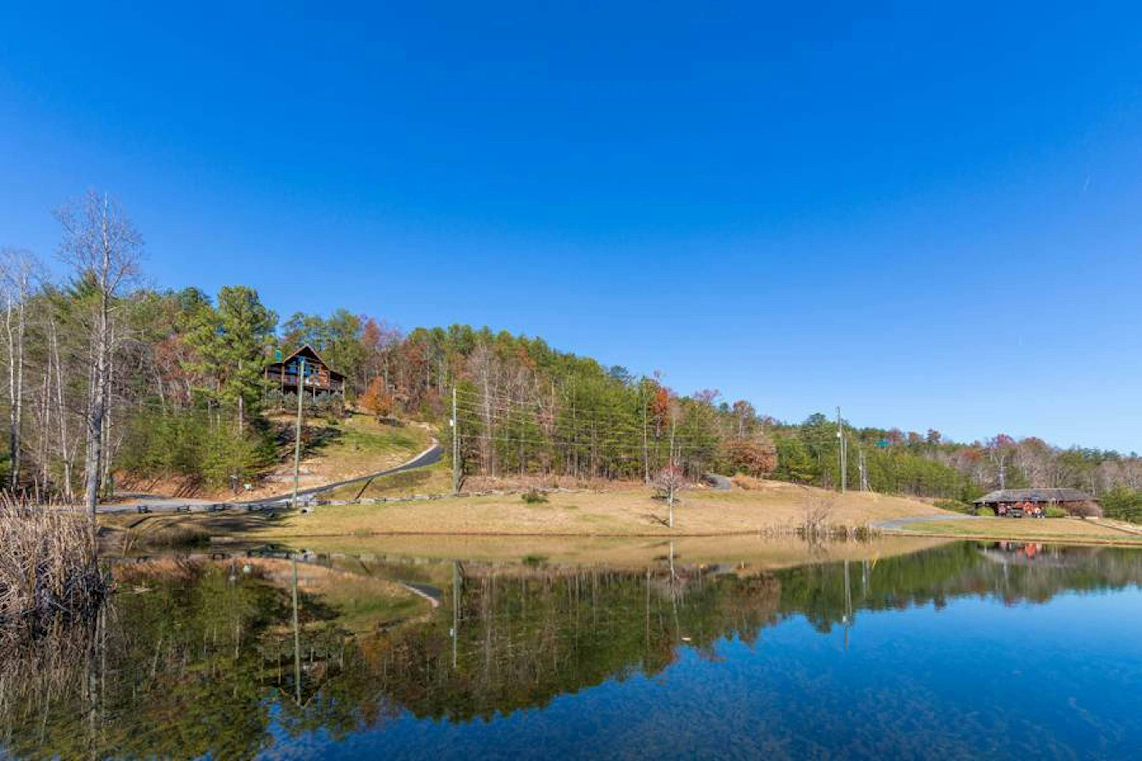 Dog-Friendly Cabin w/Hot Tub, Deck, & Shared Pool + Free Attraction Tickets