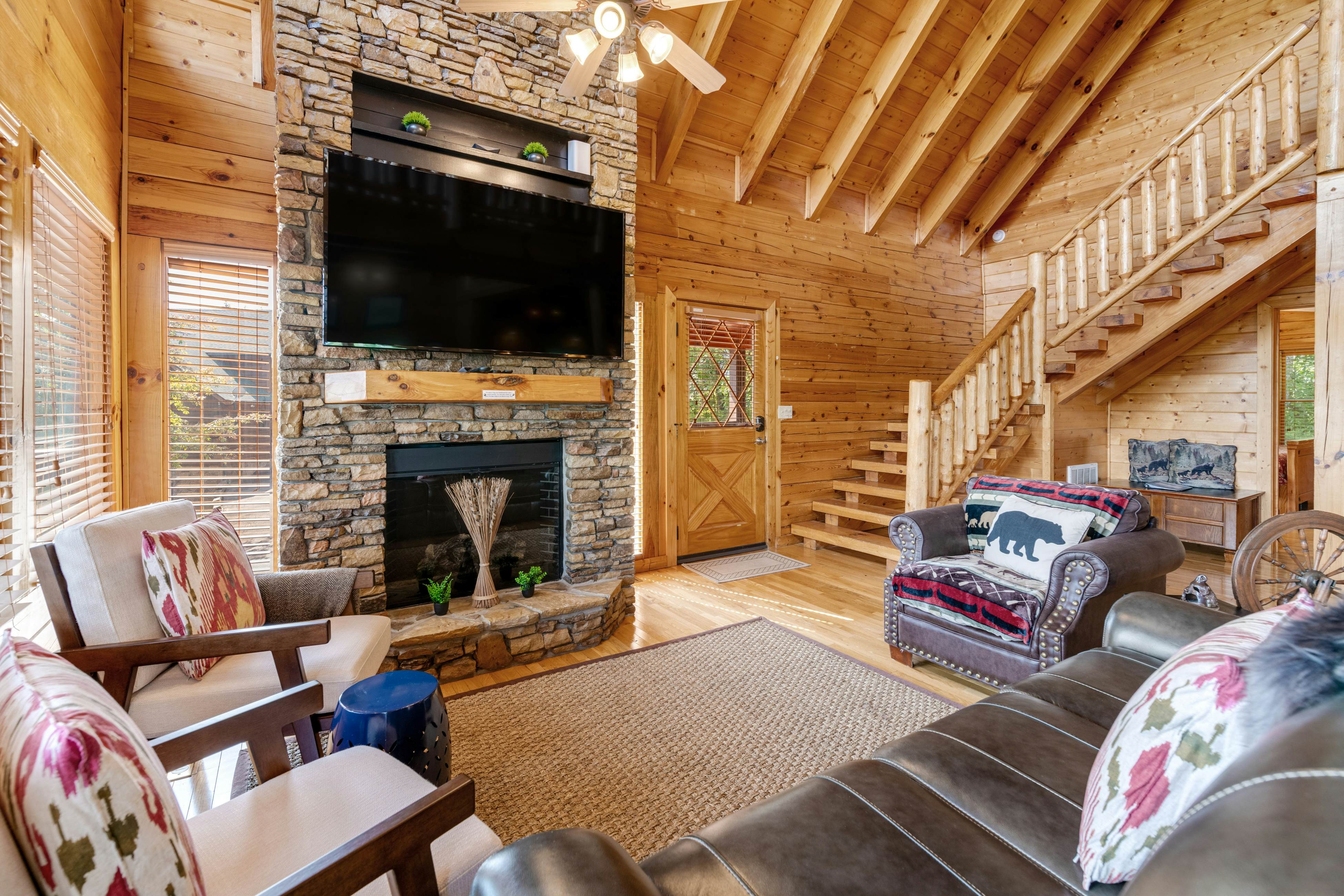 Spectacular Mtn Views, Sleeps 6・Deck・Firepit・Games