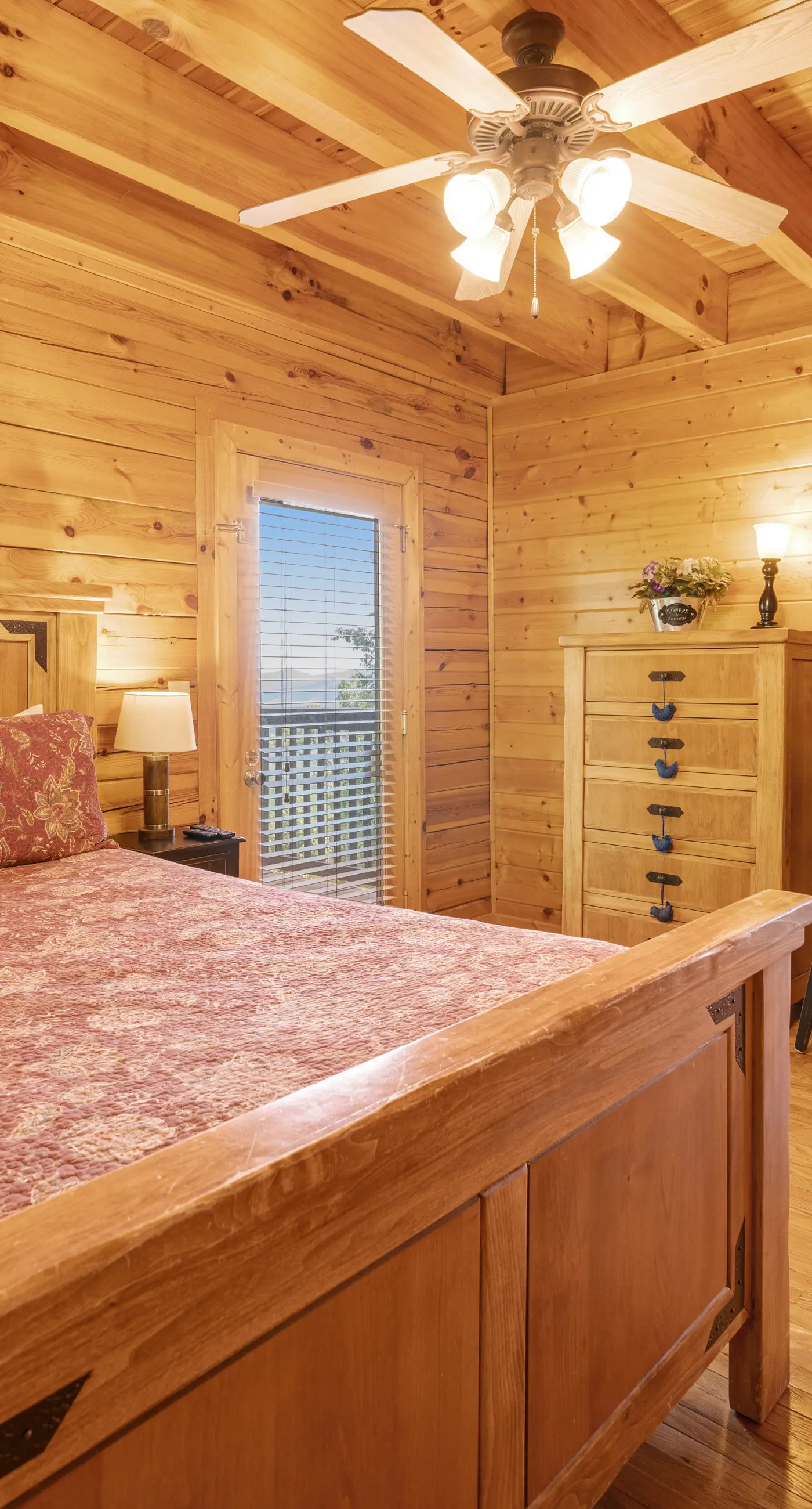 Log Mtn Escape ・Stunning Views・Deck・Firepit・Games