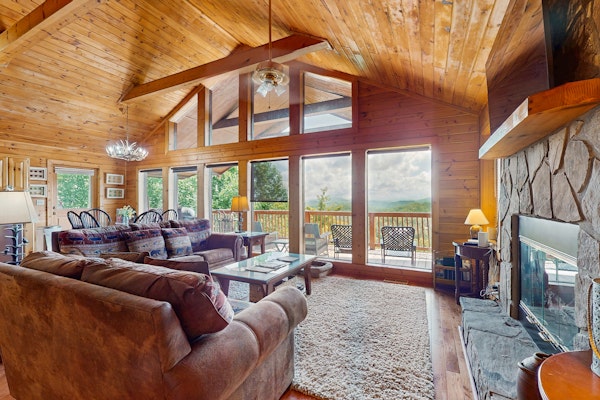 Cozy Cabin, Near Pigeon Forge・Hot Tub・Game・Firepit