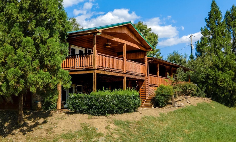 Cozy Secluded Cabin, Sleeps 14・Hot Tub・Game Room