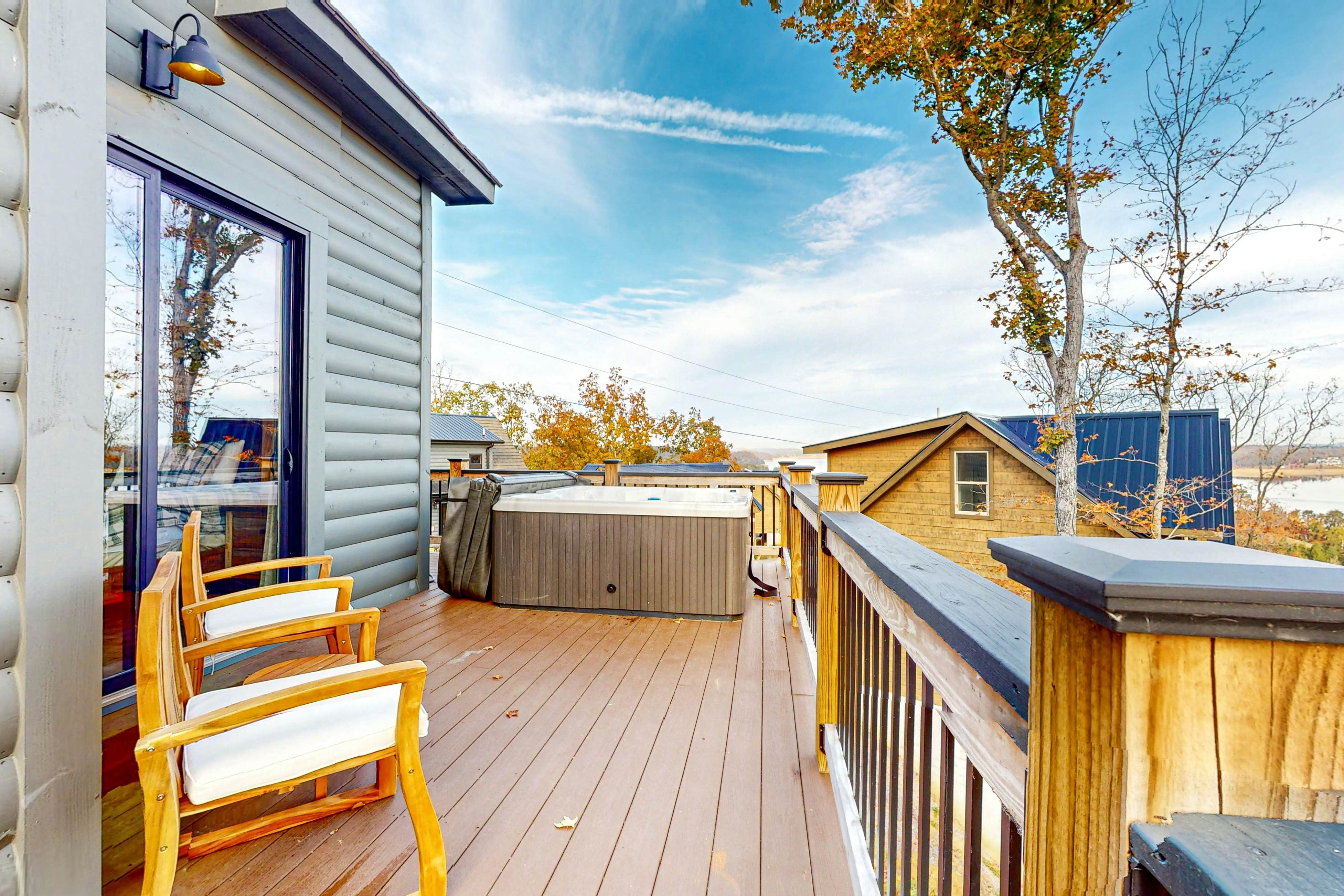 New Cabin Overlooking Douglas Lake ・Hot Tub