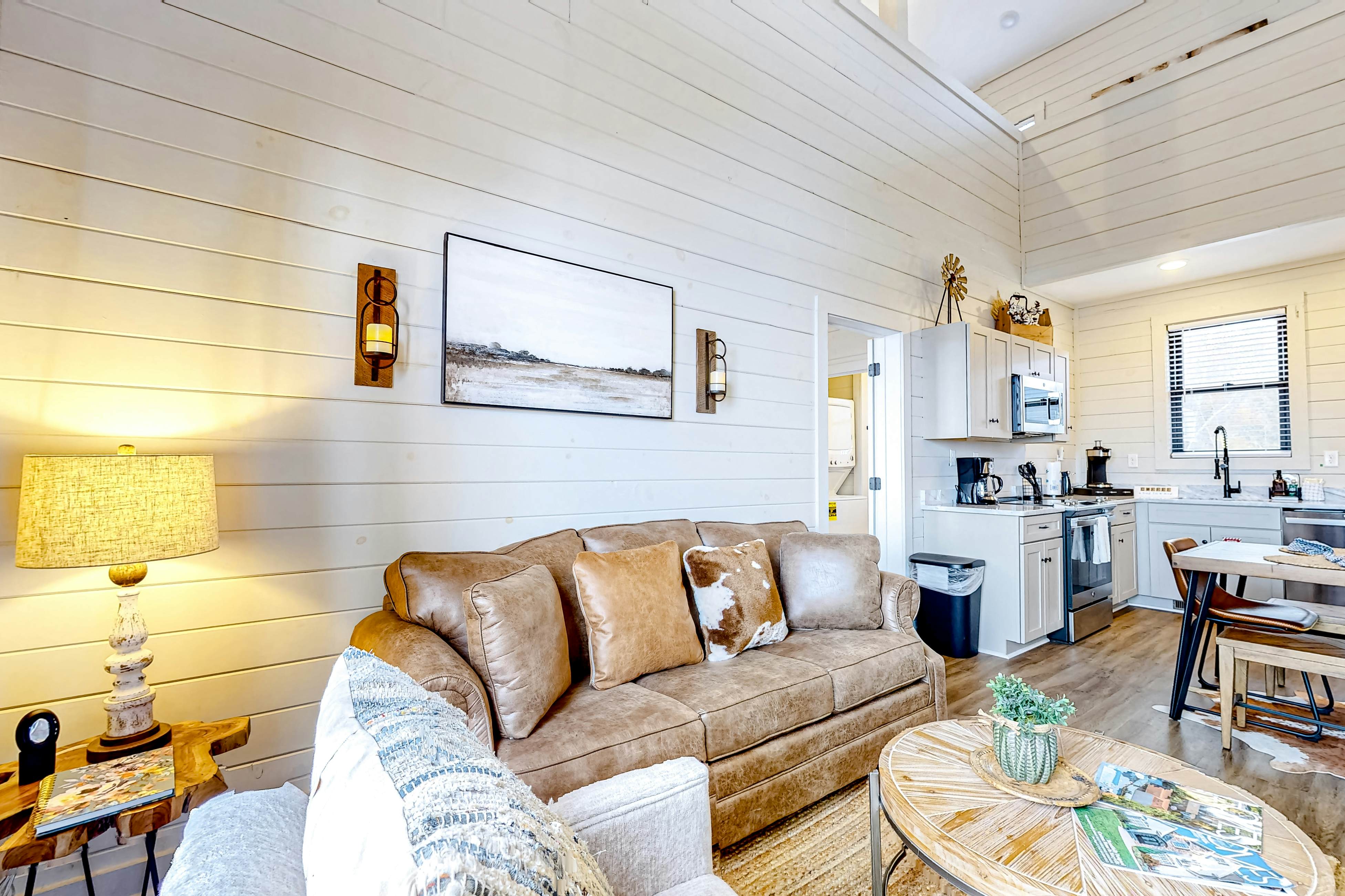 New Cabin Overlooking Douglas Lake ・Hot Tub