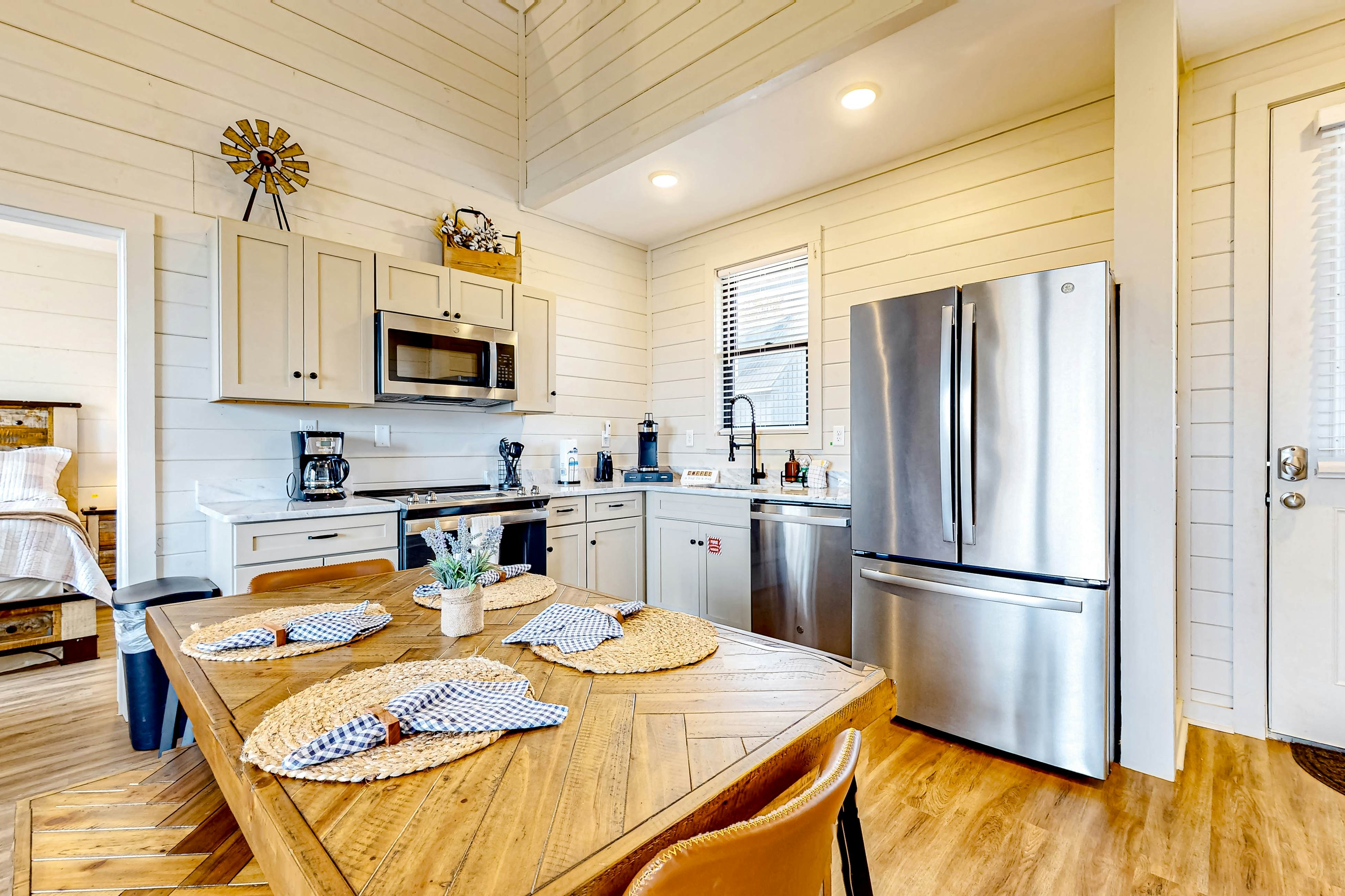 New Cabin Overlooking Douglas Lake ・Hot Tub