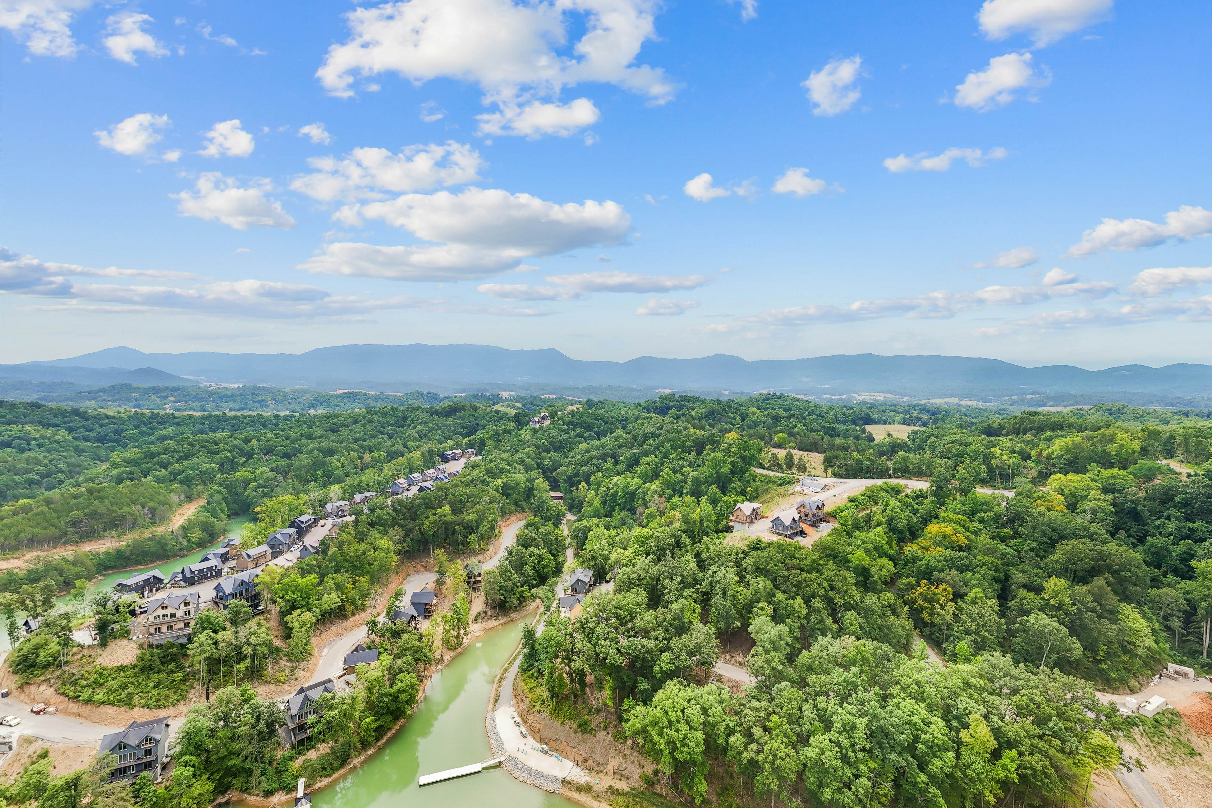 New Cabin Overlooking Douglas Lake ・Hot Tub