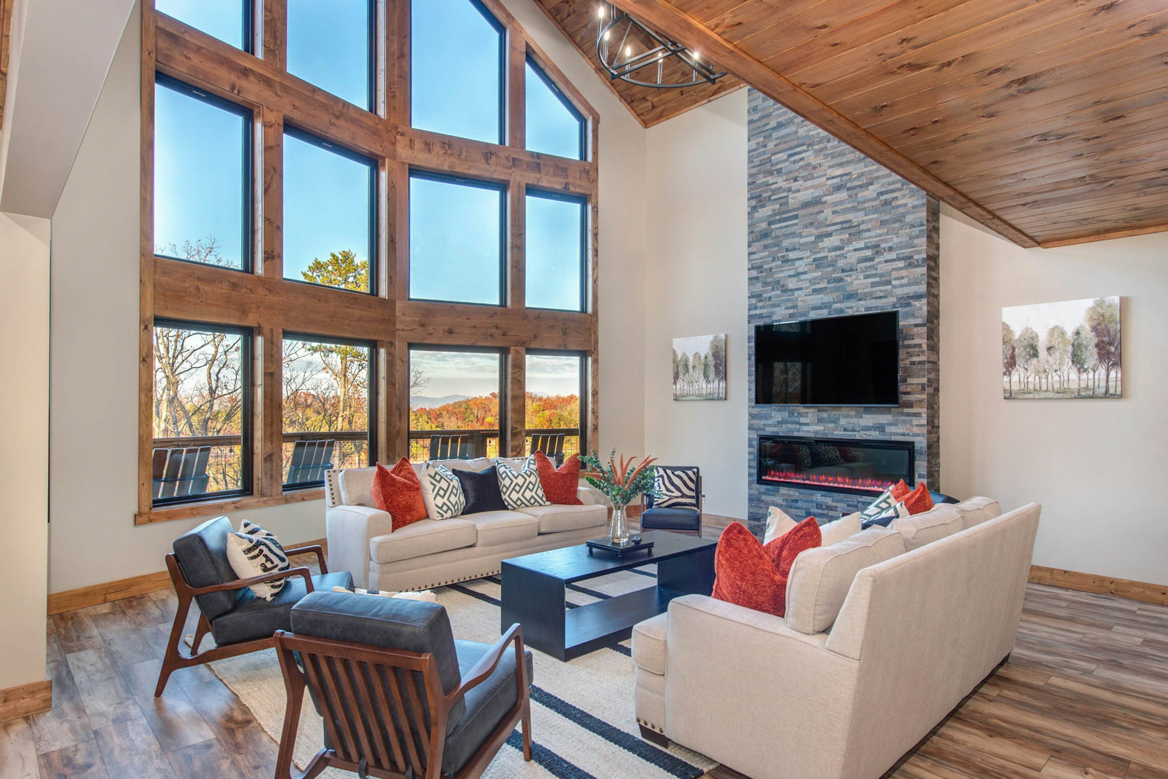 Luxury mtn home w/ game room, hot tub, gym, & theater + free attraction tickets