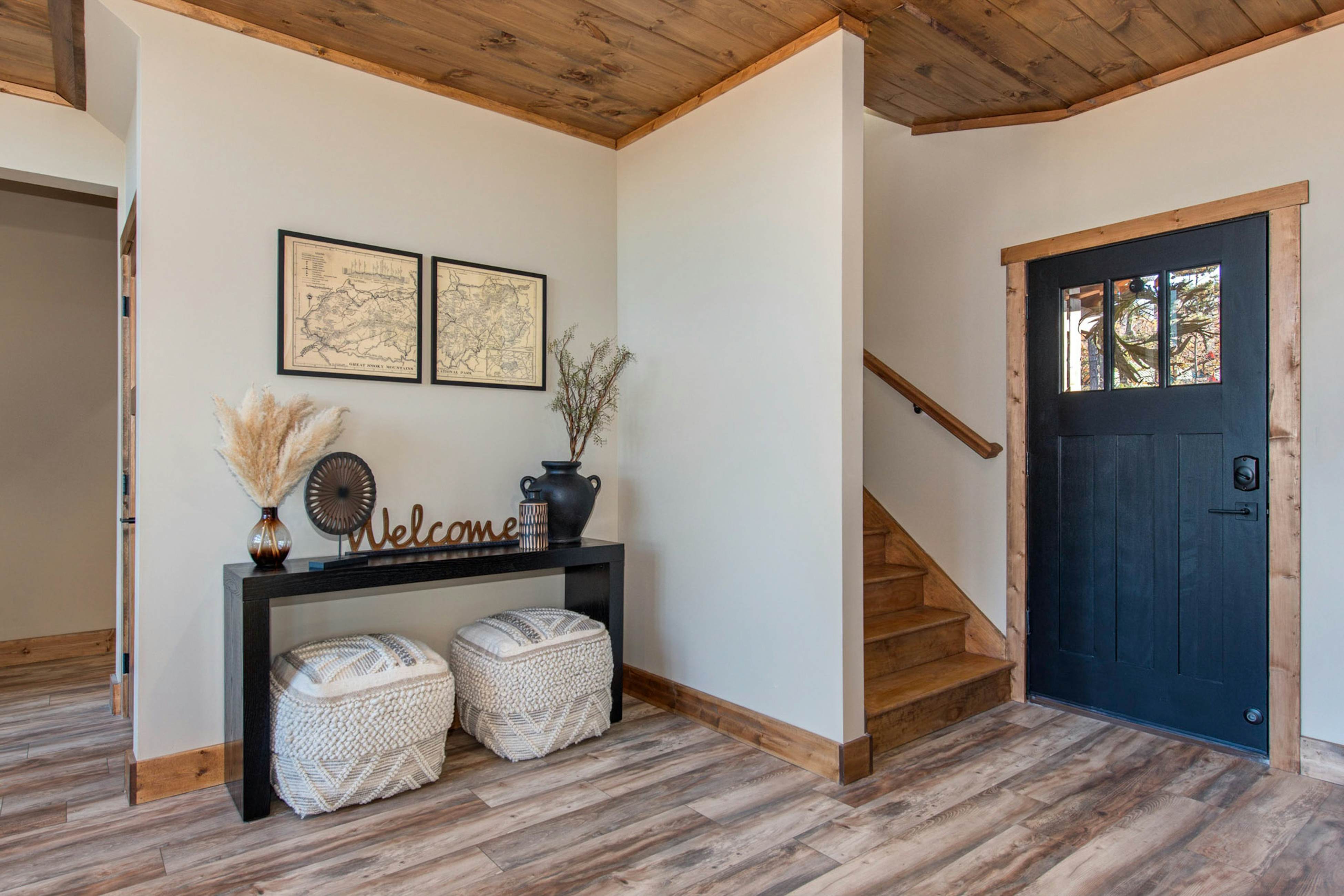 Luxury mtn home w/ game room, hot tub, gym, & theater + free attraction tickets