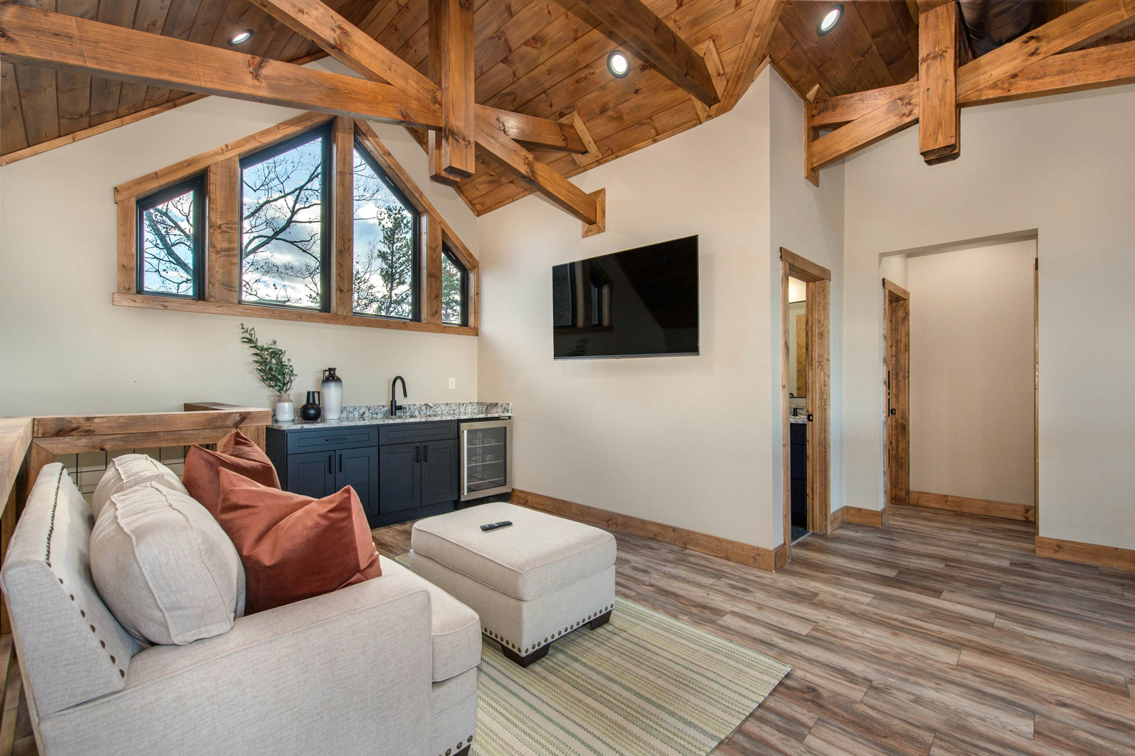 Luxury mtn home w/ game room, hot tub, gym, & theater + free attraction tickets