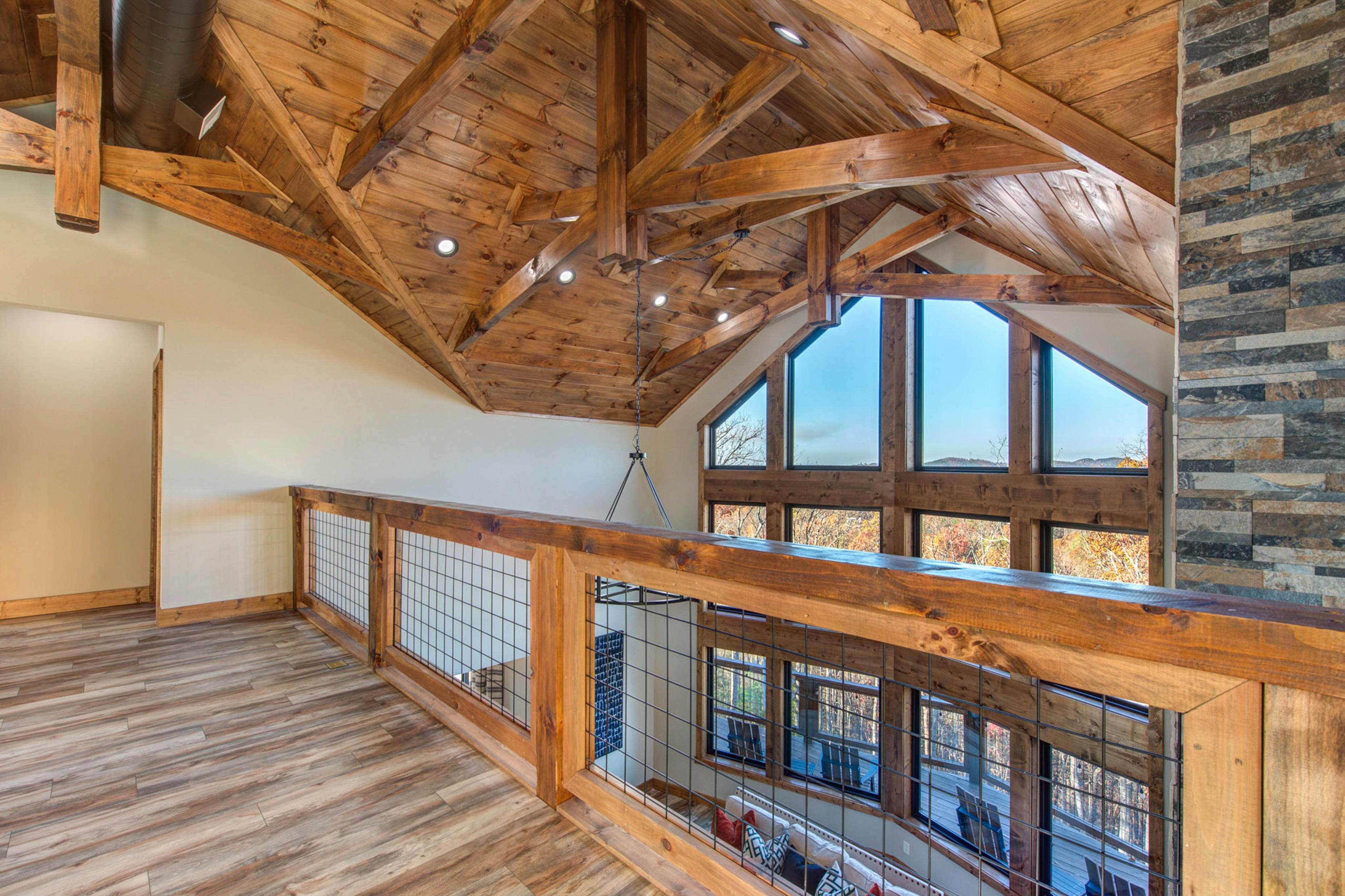 Luxury mtn home w/ game room, hot tub, gym, & theater + free attraction tickets