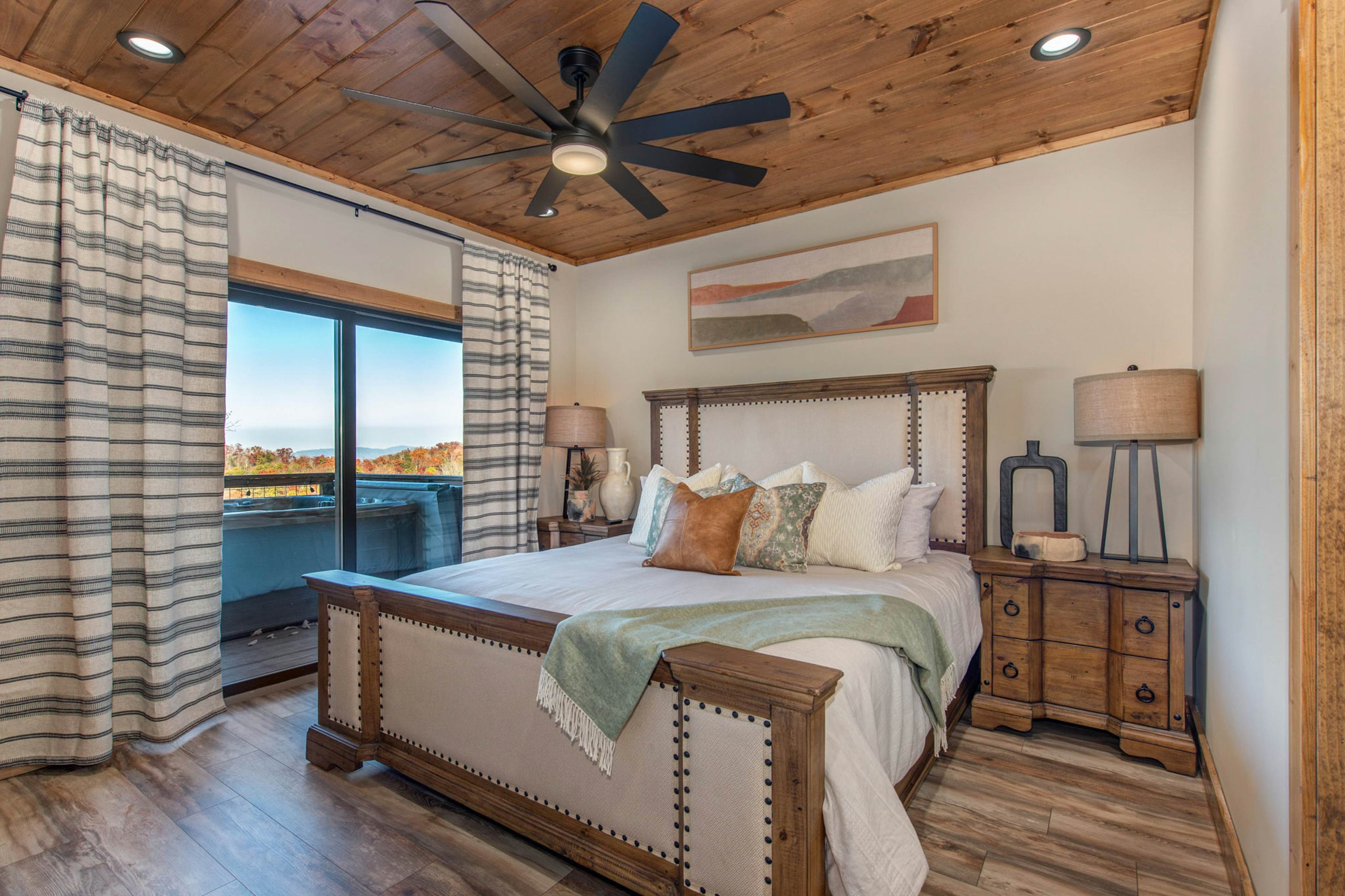 Luxury mtn home w/ game room, hot tub, gym, & theater + free attraction tickets