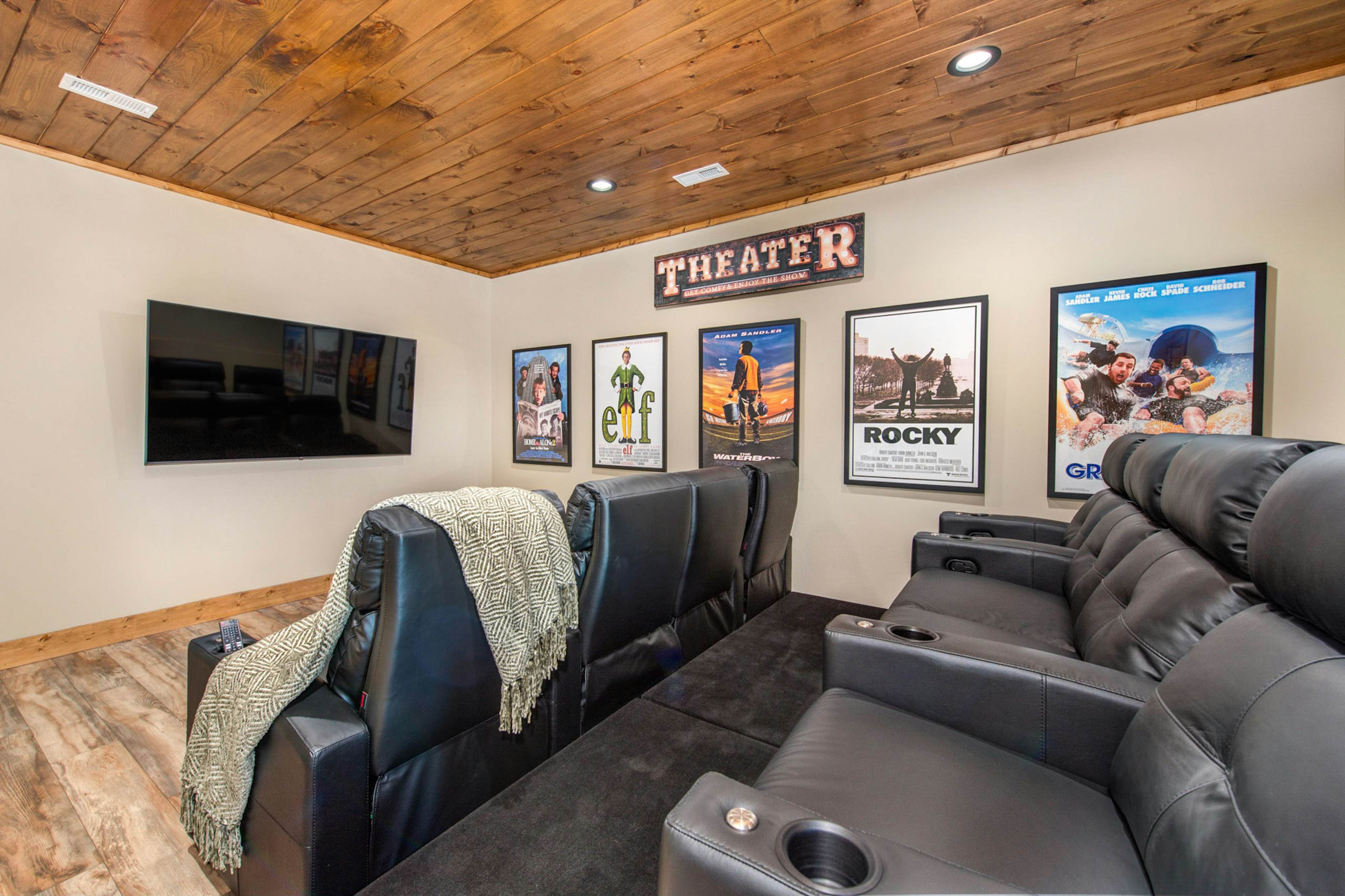 Luxury mtn home w/ game room, hot tub, gym, & theater + free attraction tickets