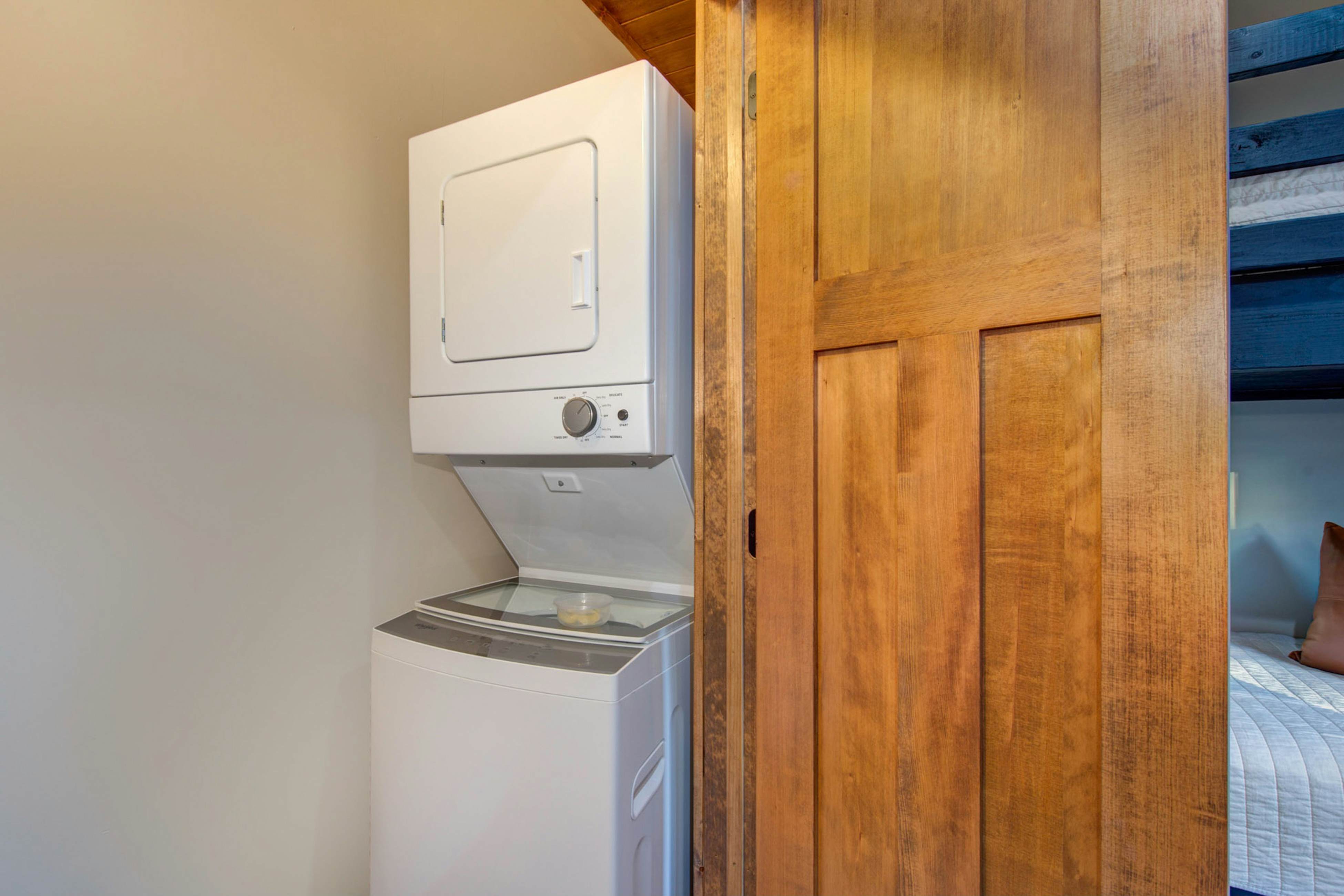 Luxury mtn home w/ game room, hot tub, gym, & theater + free attraction tickets