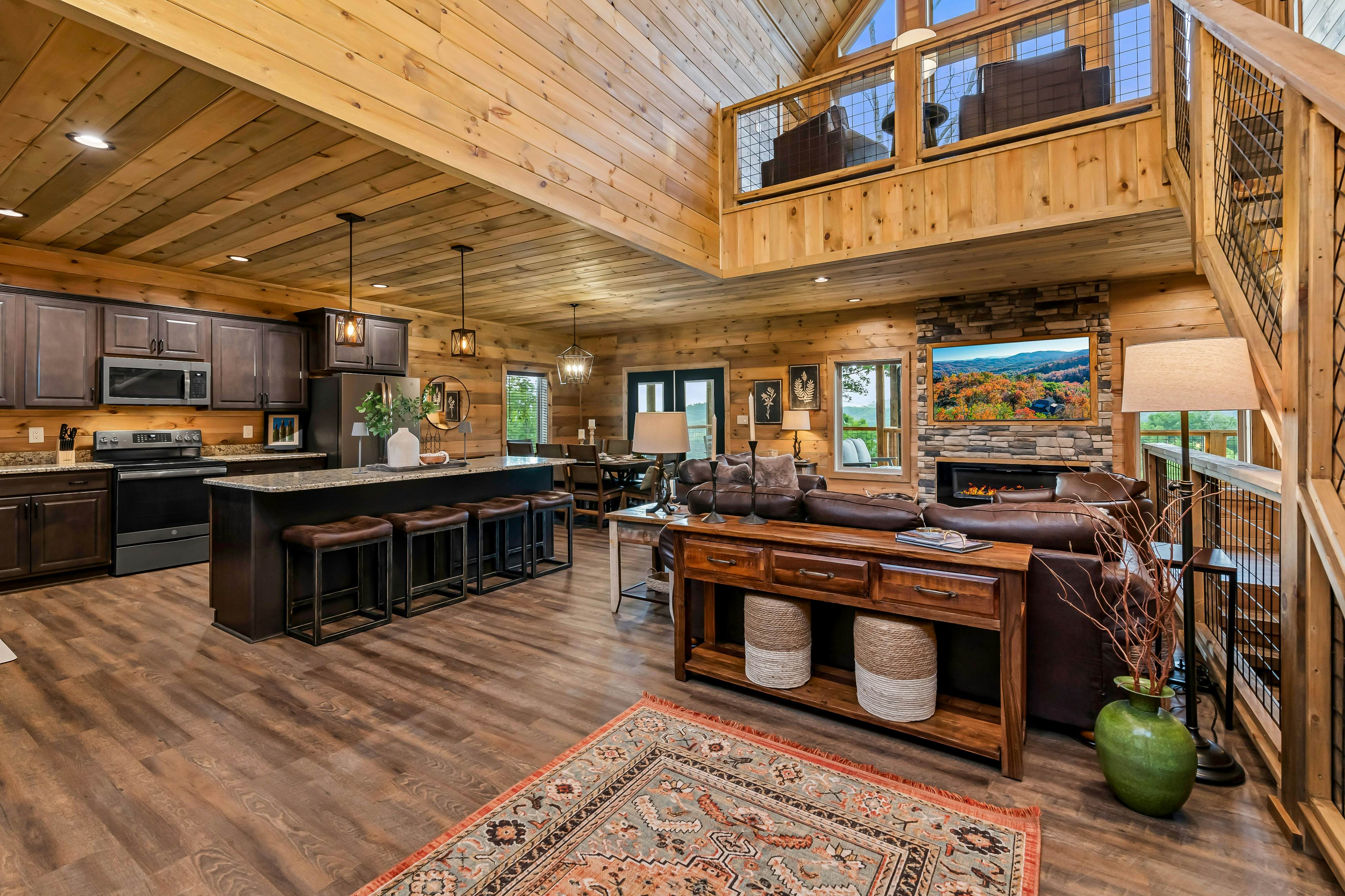 Spacious Scenic Cabin, Sleep 12・Games・Hot Tub・View