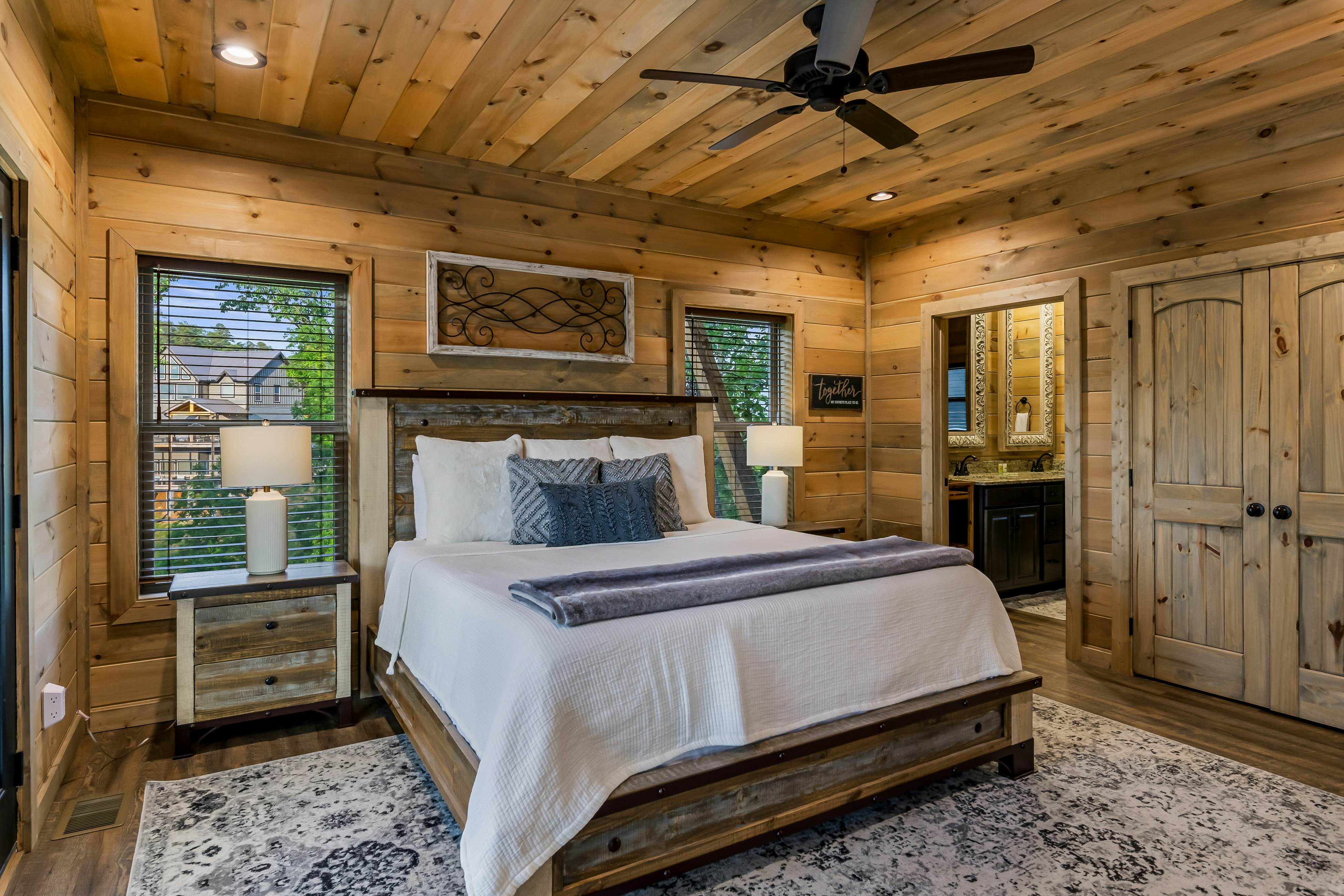 Spacious Scenic Cabin, Sleep 12・Games・Hot Tub・View