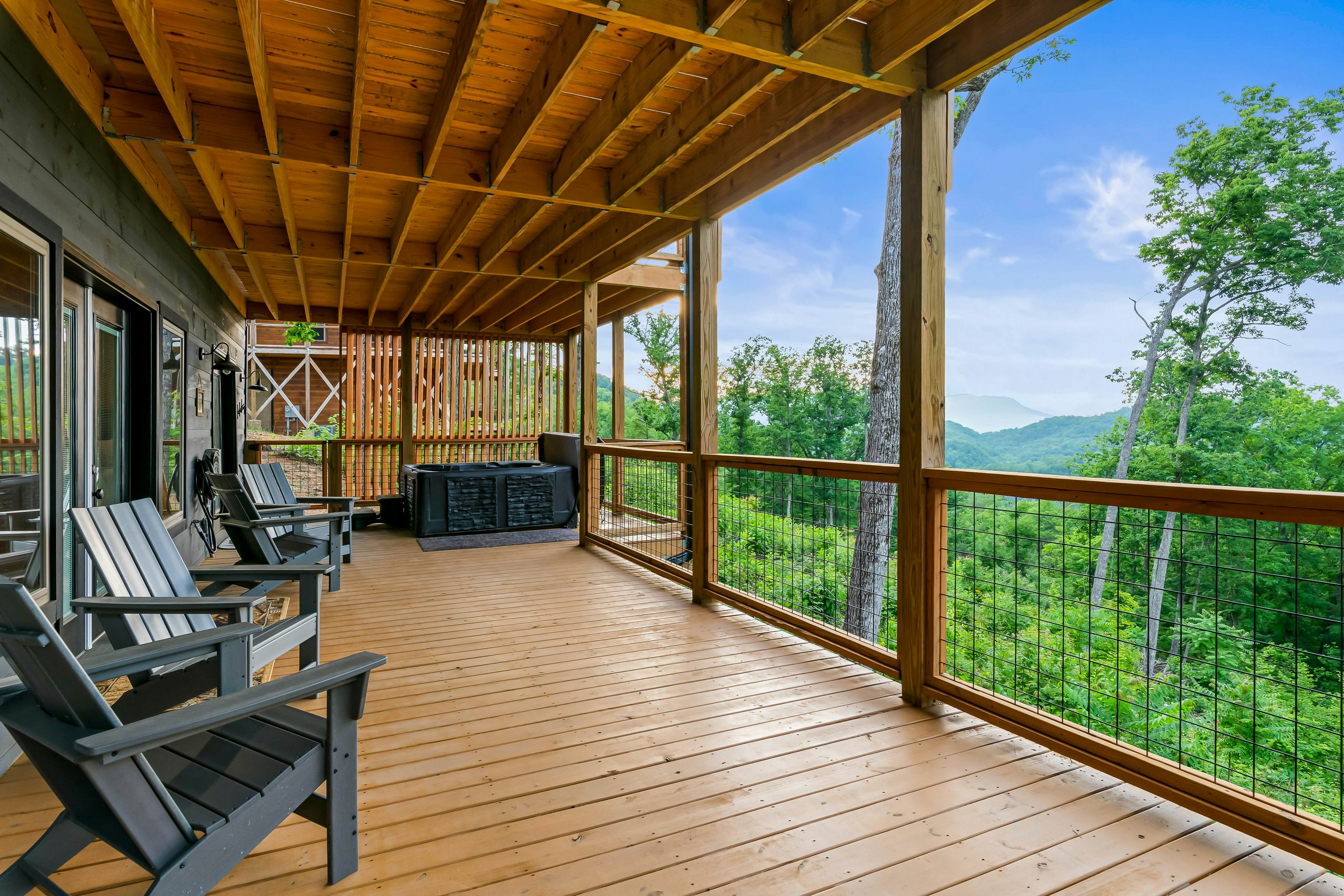 Spacious Scenic Cabin, Sleep 12・Games・Hot Tub・View