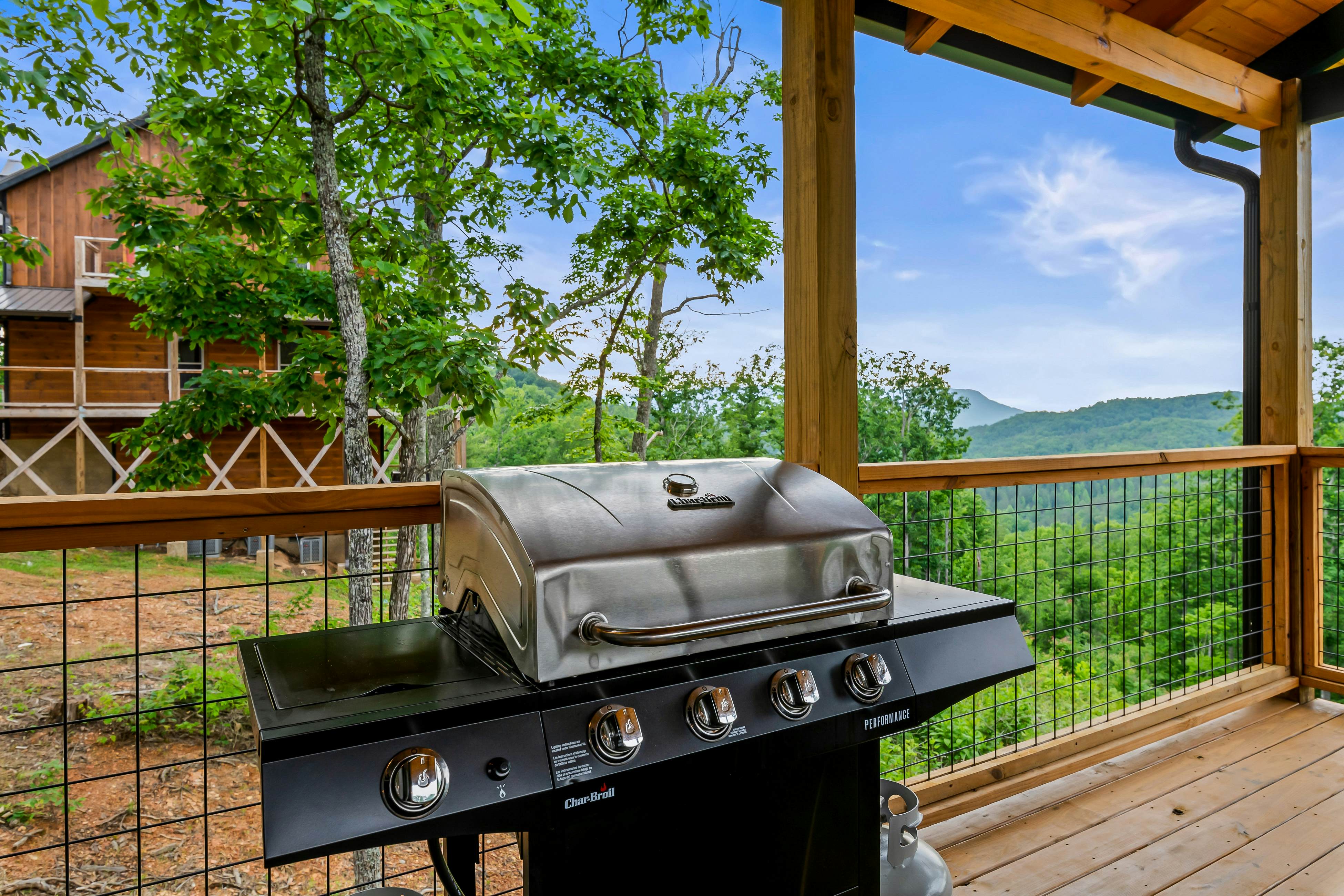 Spacious Scenic Cabin, Sleep 12・Games・Hot Tub・View