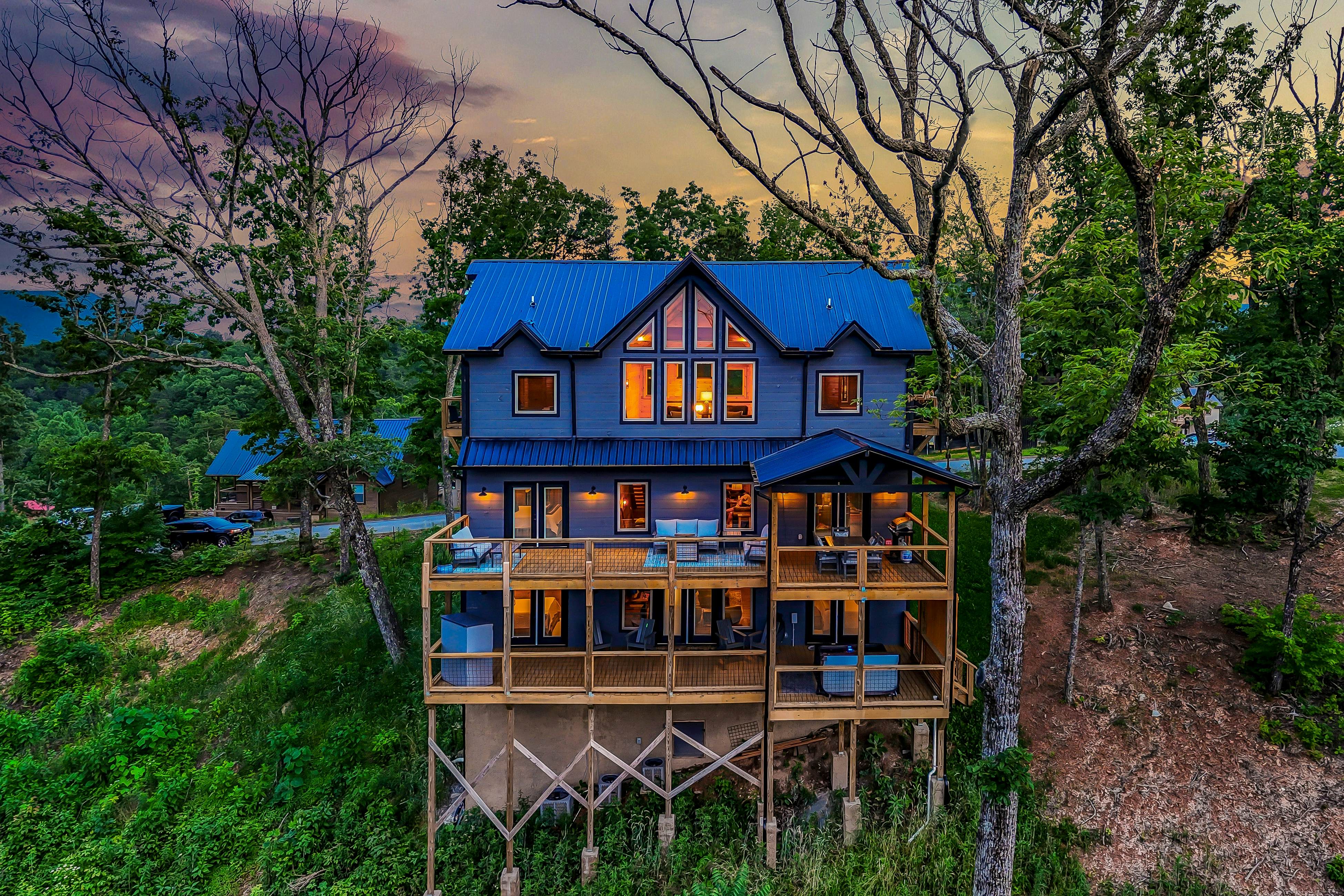 Spacious Scenic Cabin, Sleep 12・Games・Hot Tub・View