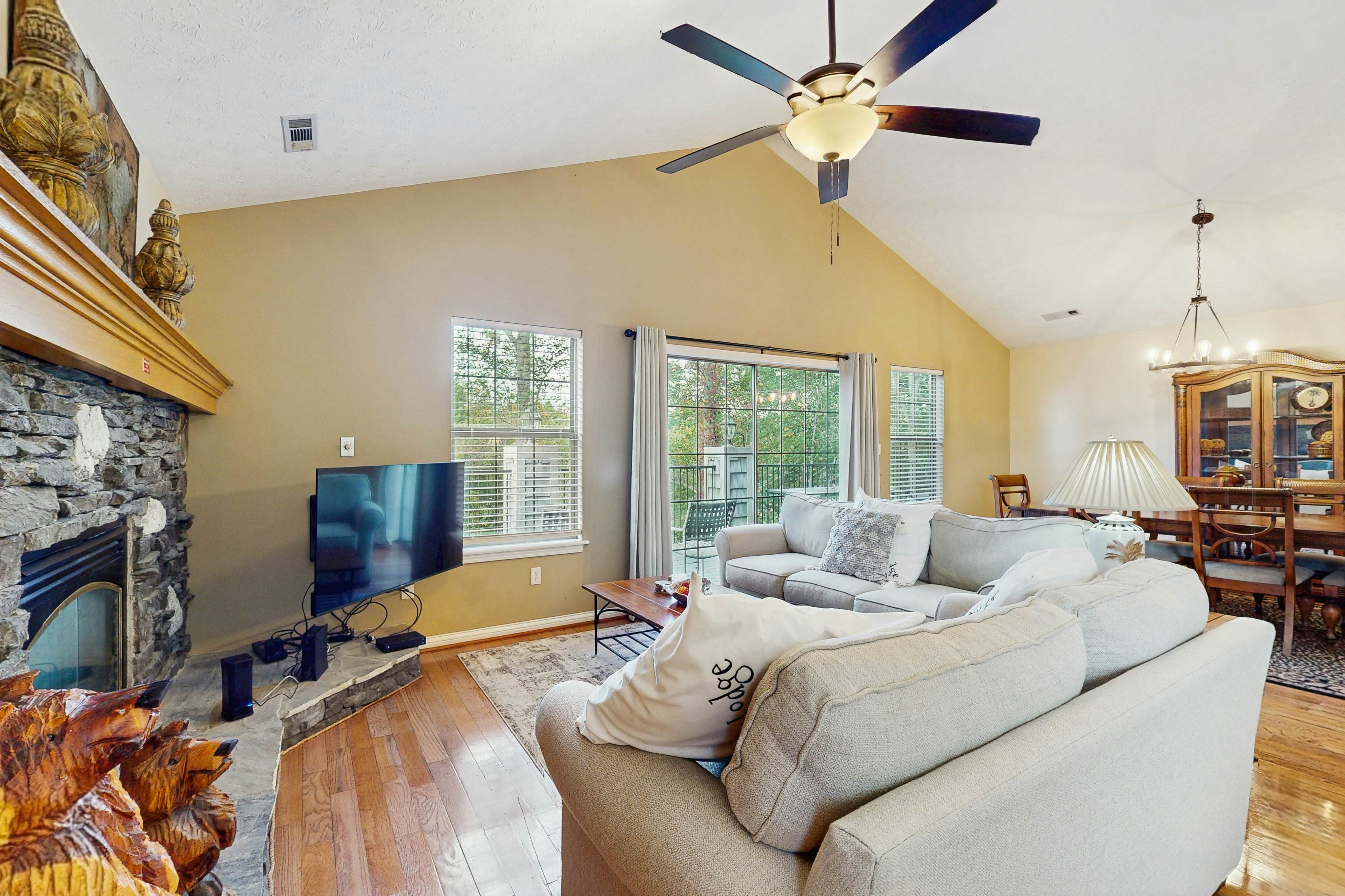 Stunning & Serene Cabin, Sleeps 6・Hot Tub・Grill