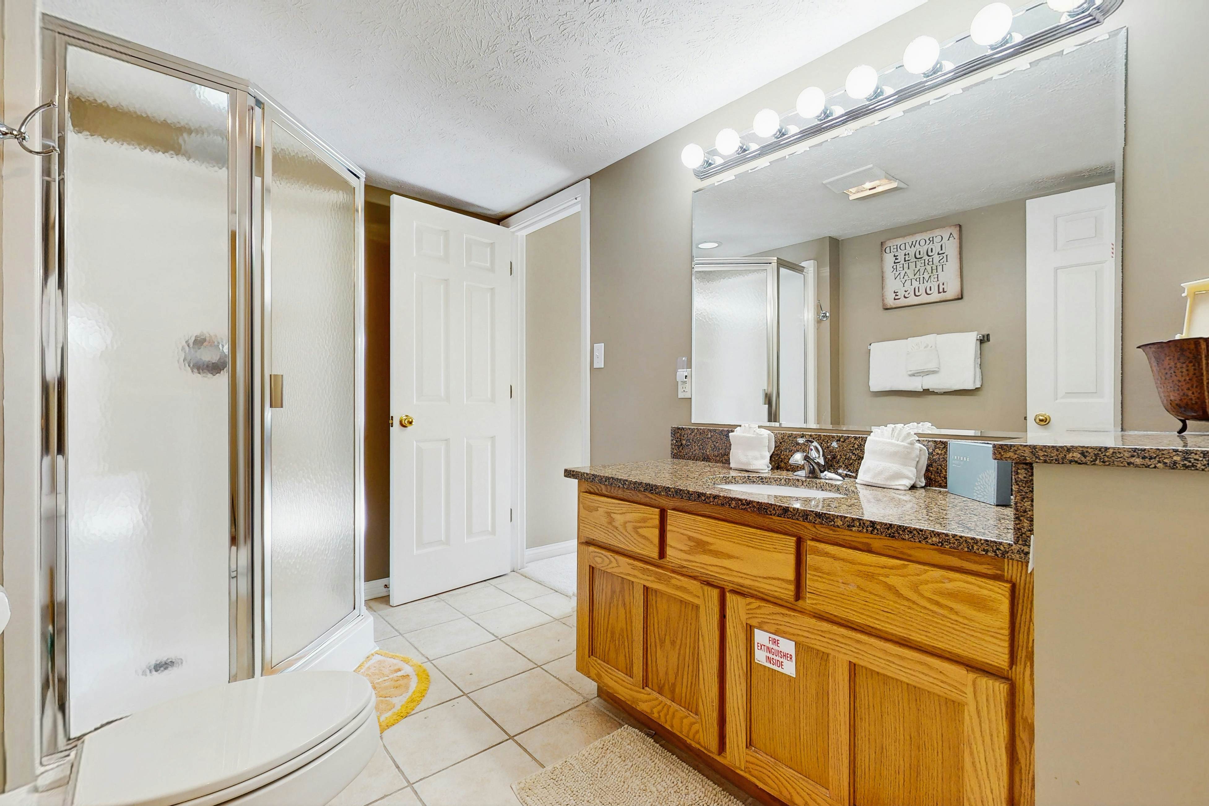 Stunning & Serene Cabin, Sleeps 6・Hot Tub・Grill