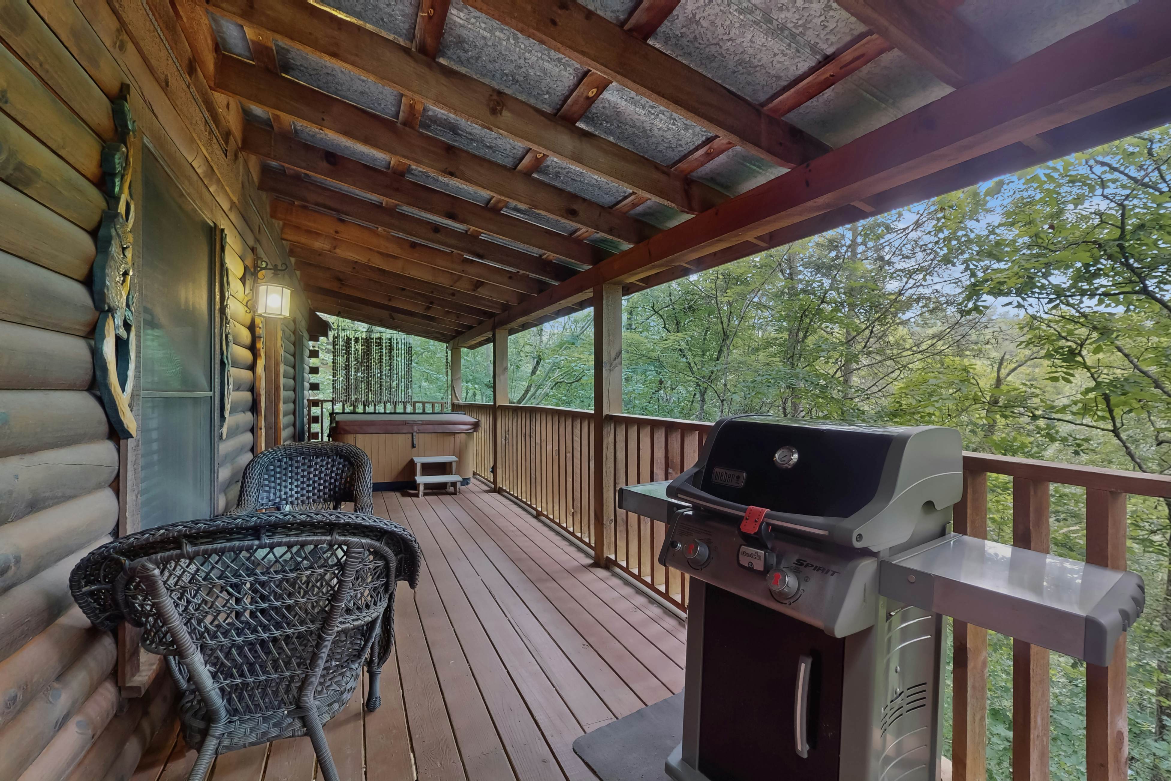 Serene Cabin, Sleeps 4・Screened Porch・Games・Grill