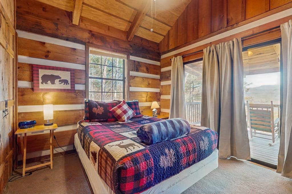 Townsend Cabin Retreat, Sleeps 4・Hot Tub・Fireplace
