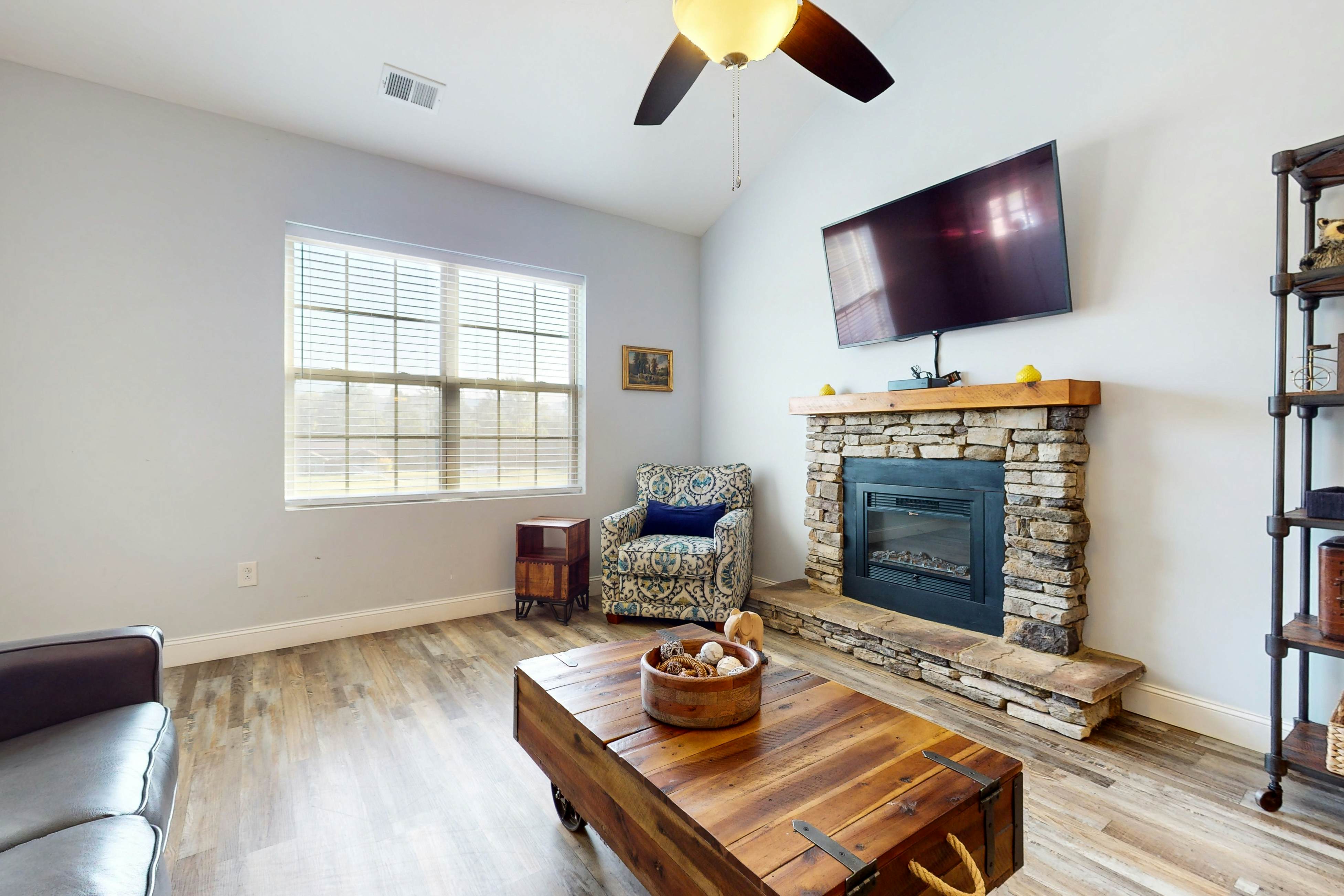 Pristine & Peaceful Condo w/ Free Attraction TIckets & Shared Pool